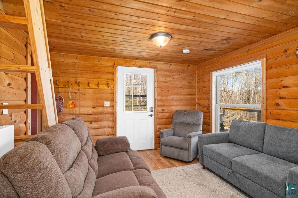 20663 Hardwood Loop