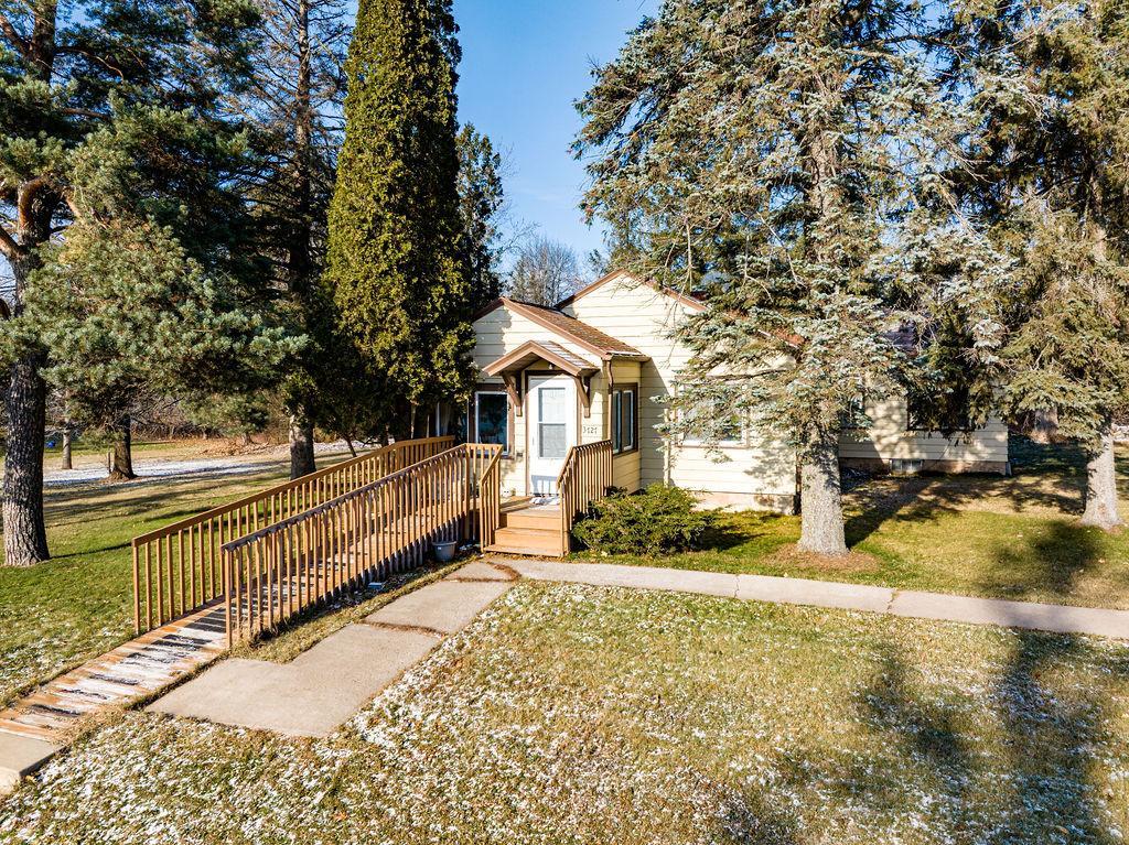3727 Main Street