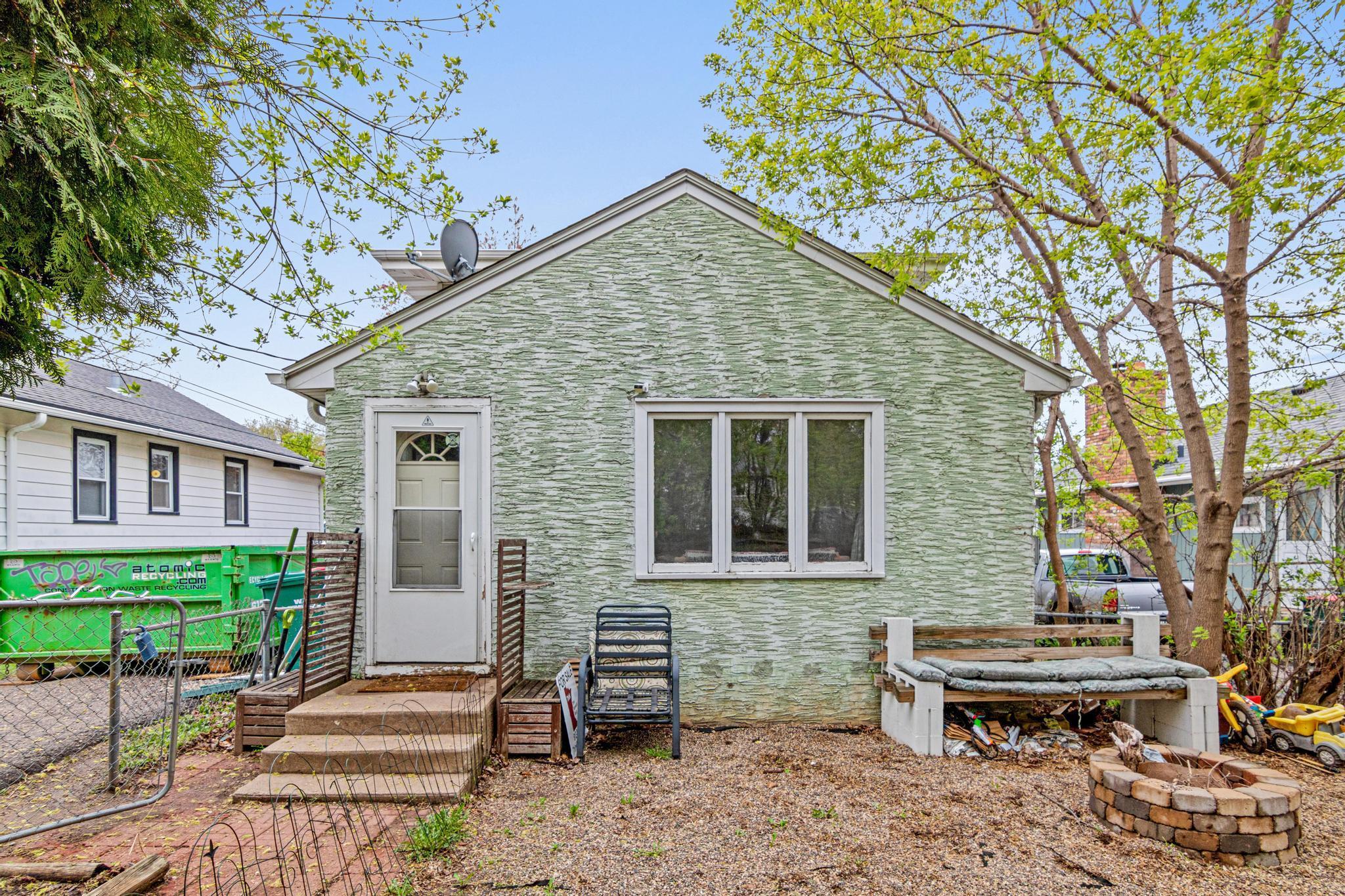 4307 6th Street NE