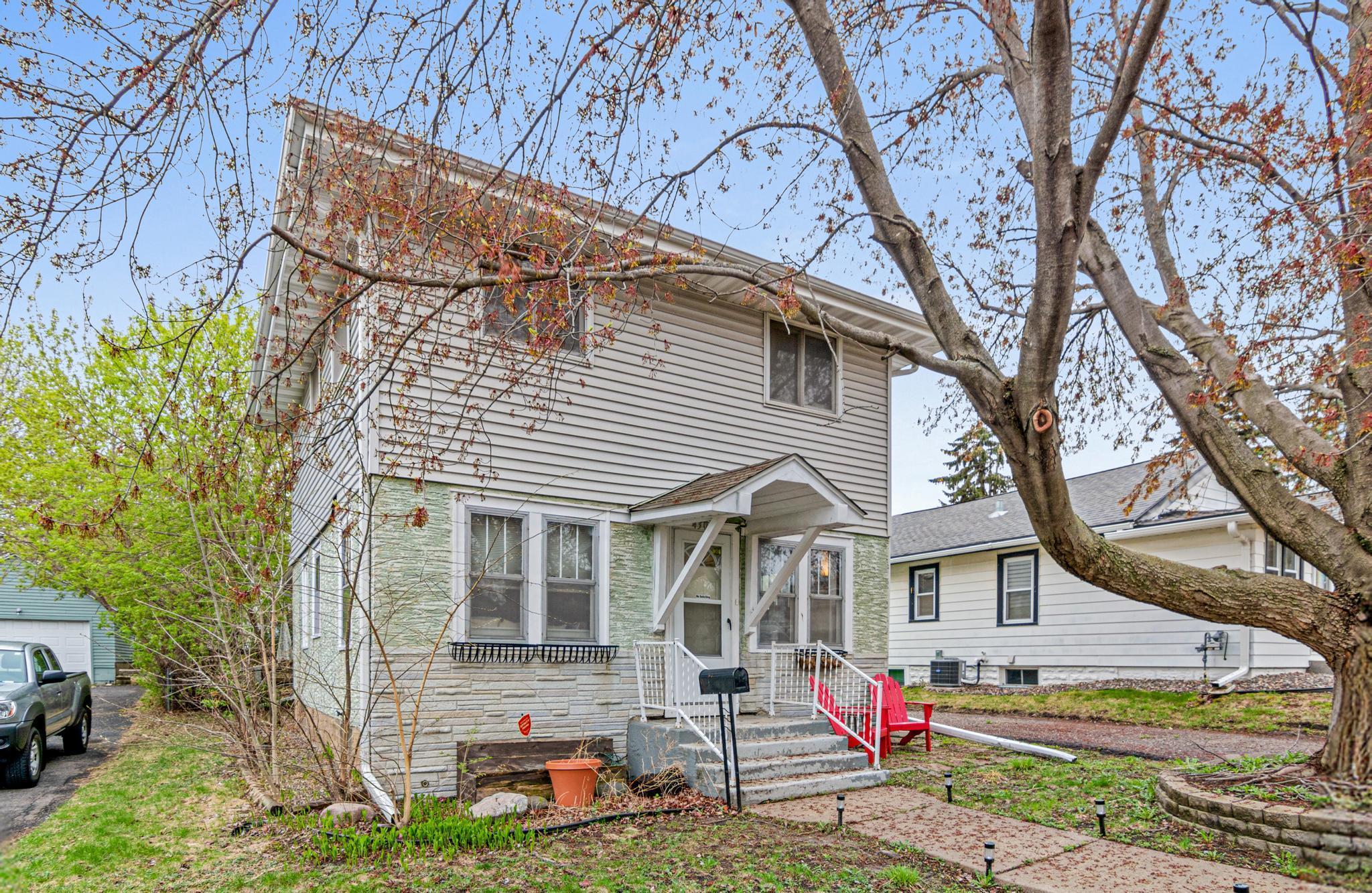 4307 6th Street NE