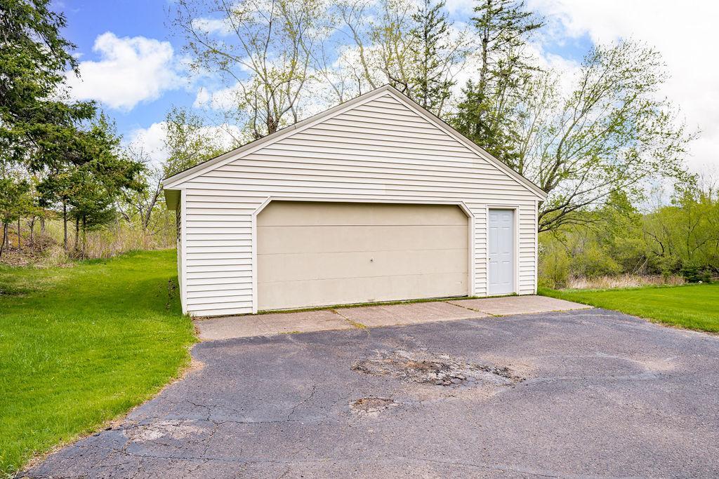 2200 Kenwood Drive