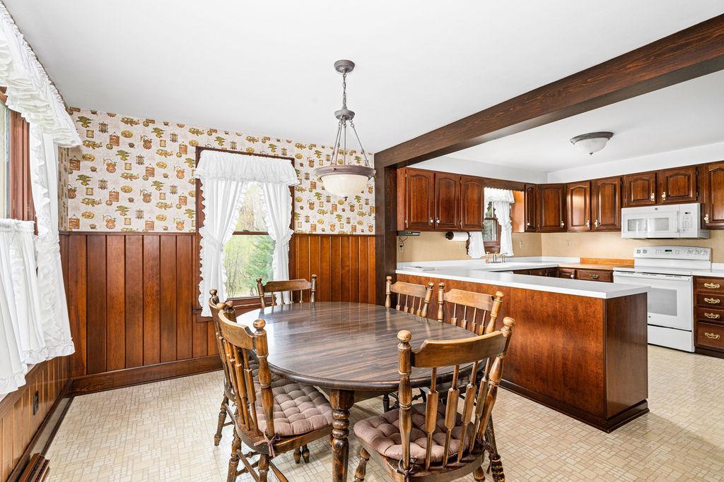 2200 Kenwood Drive