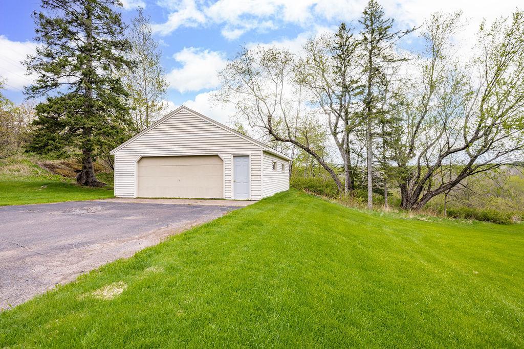 2200 Kenwood Drive