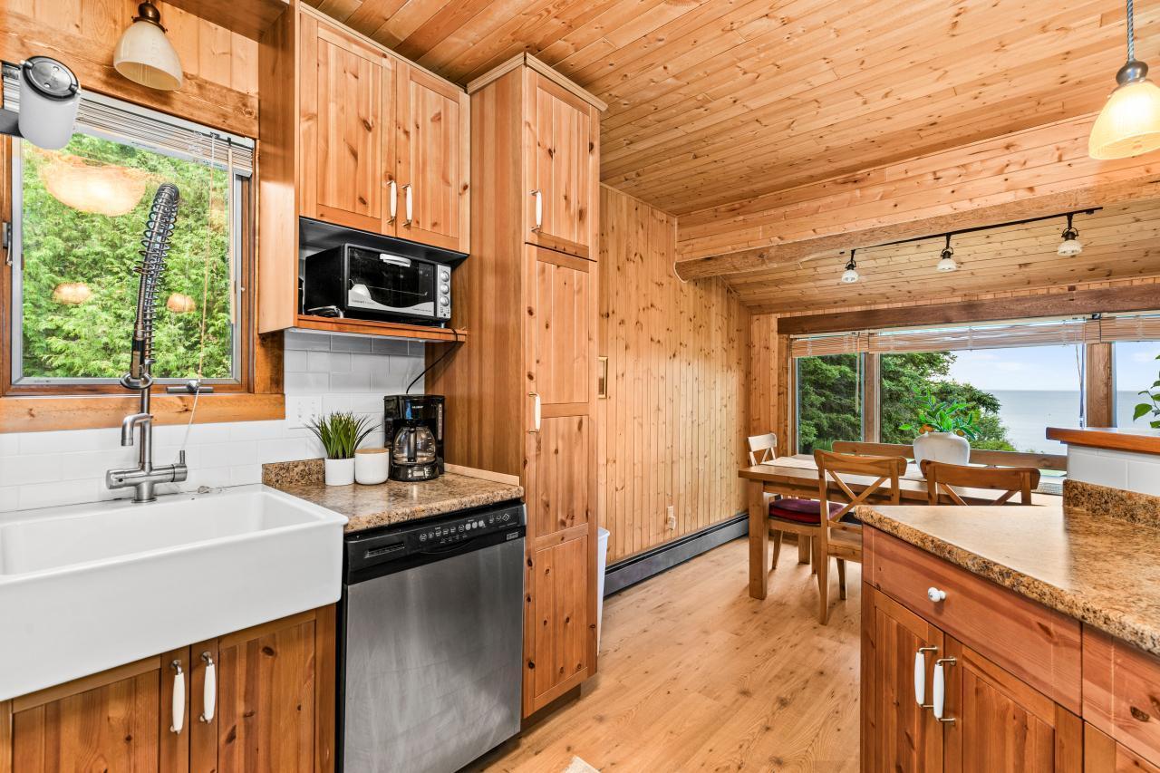 544 Old North Shore Road