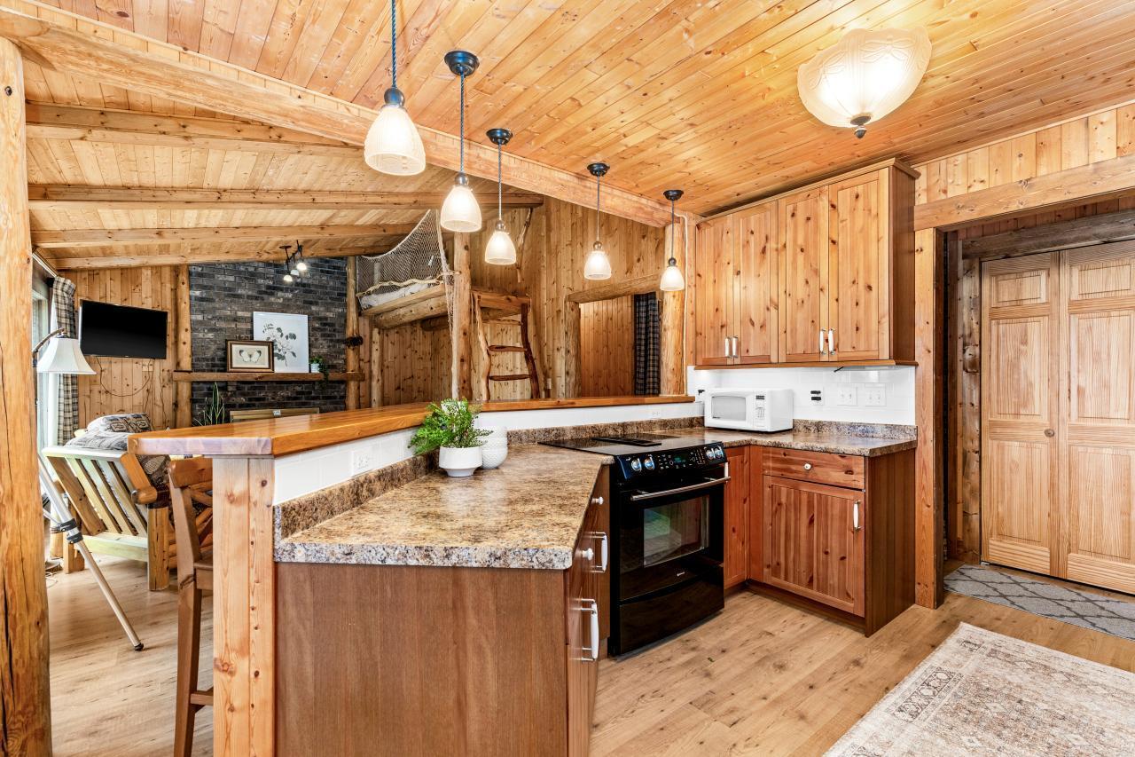 544 Old North Shore Road