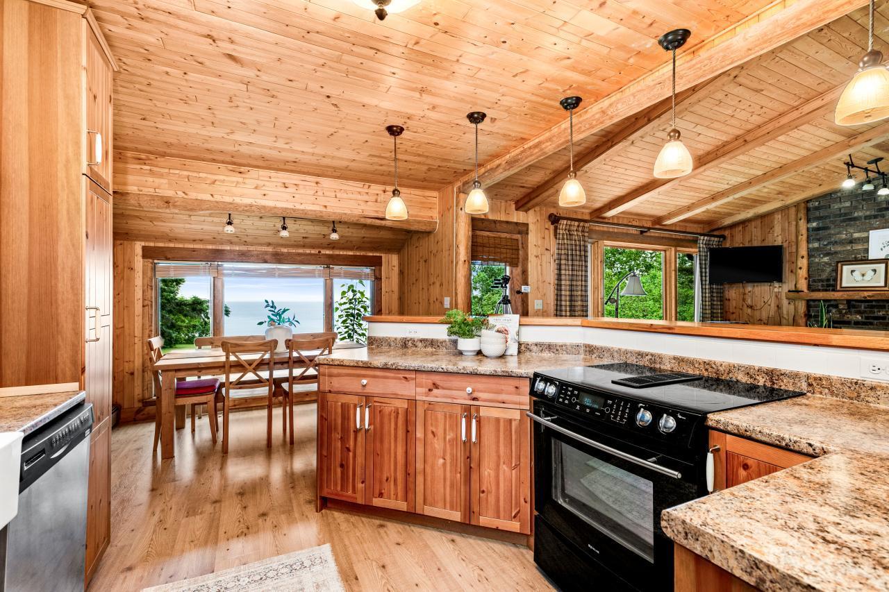544 Old North Shore Road