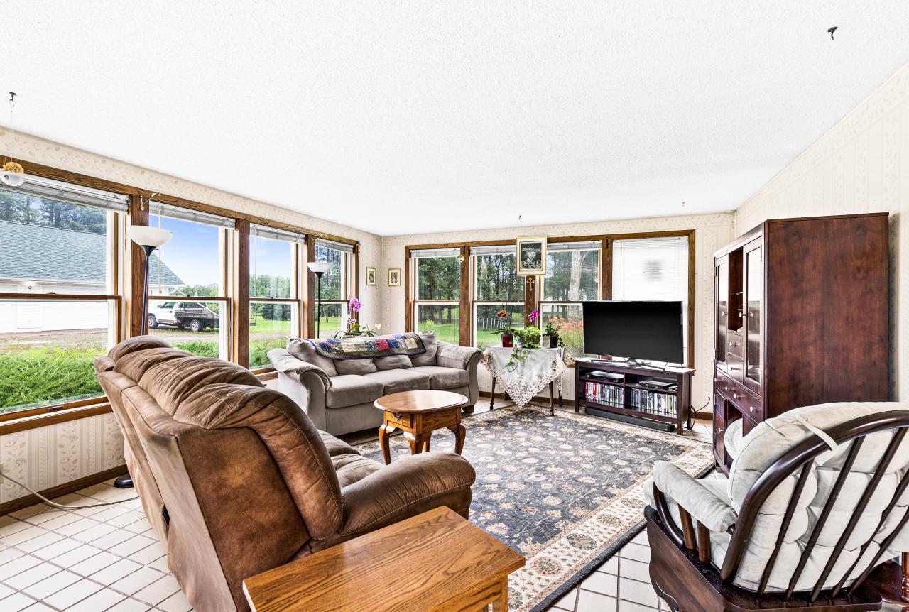 3723 Birchwood Road
