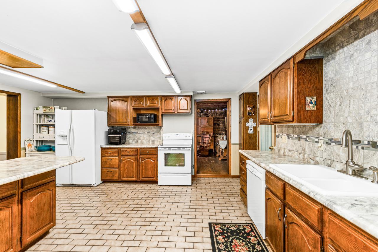 3723 Birchwood Road