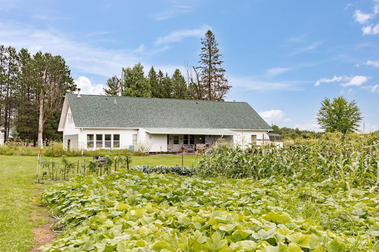 3723 Birchwood Road
