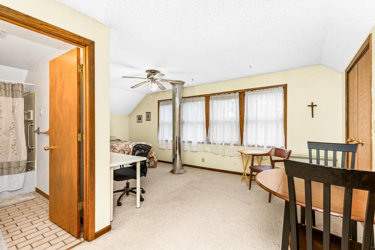 3723 Birchwood Road