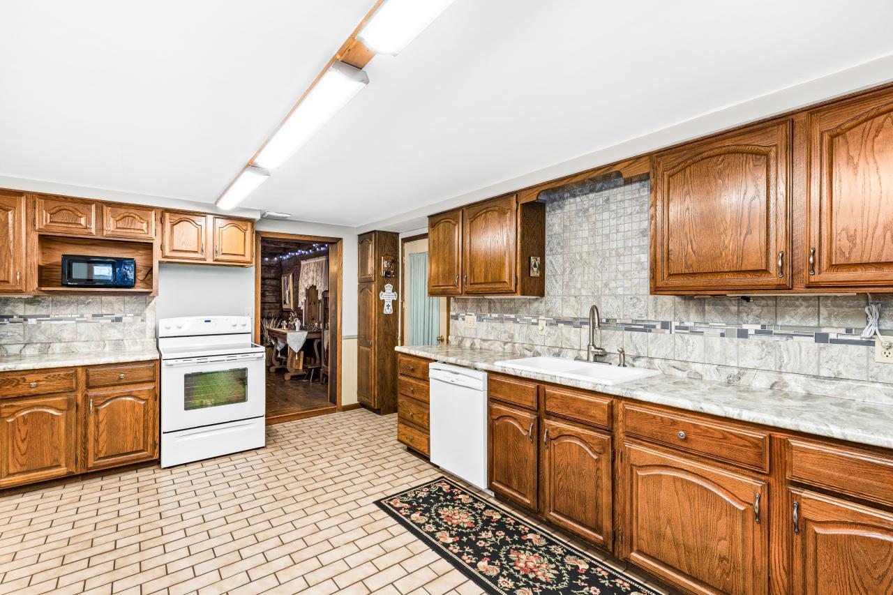 3723 Birchwood Road