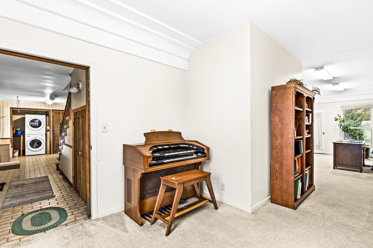 3723 Birchwood Road