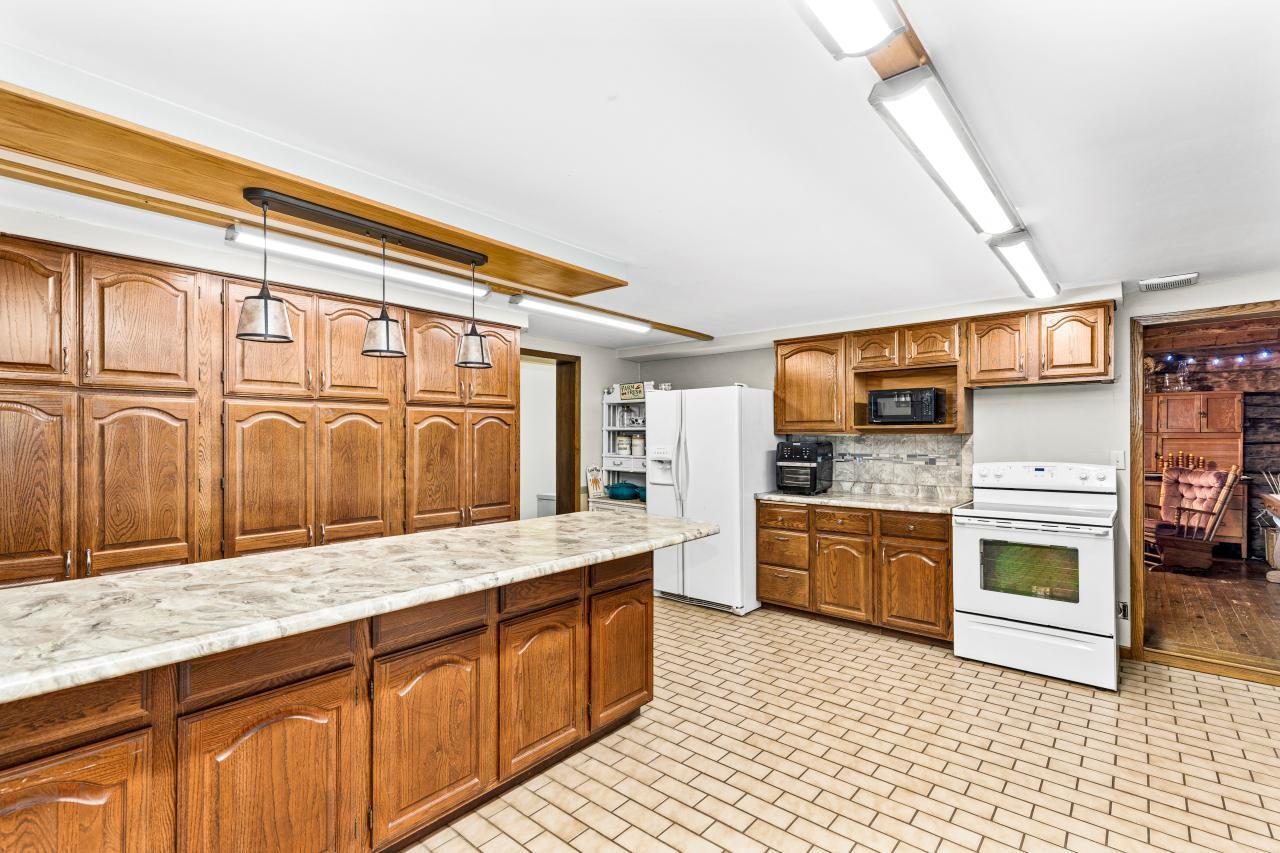 3723 Birchwood Road