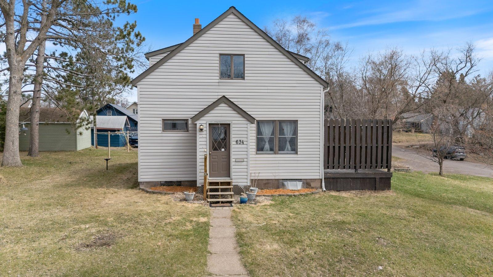 634 Oak Street