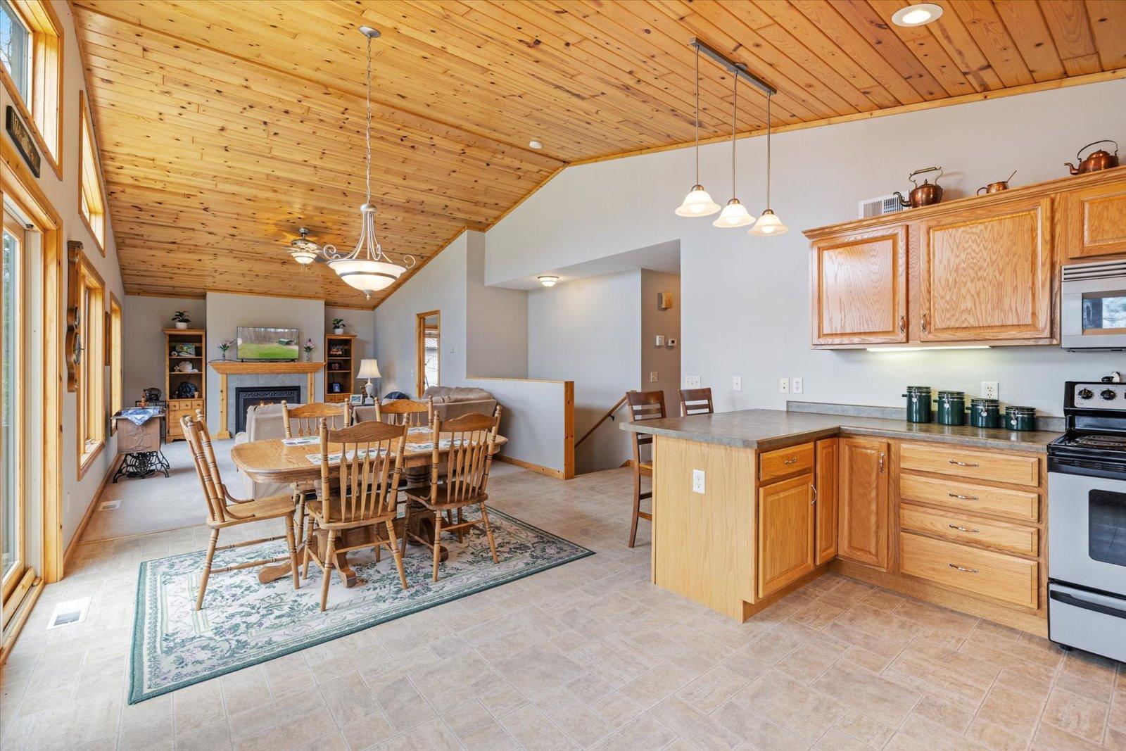 5961 Little Cloquet Road