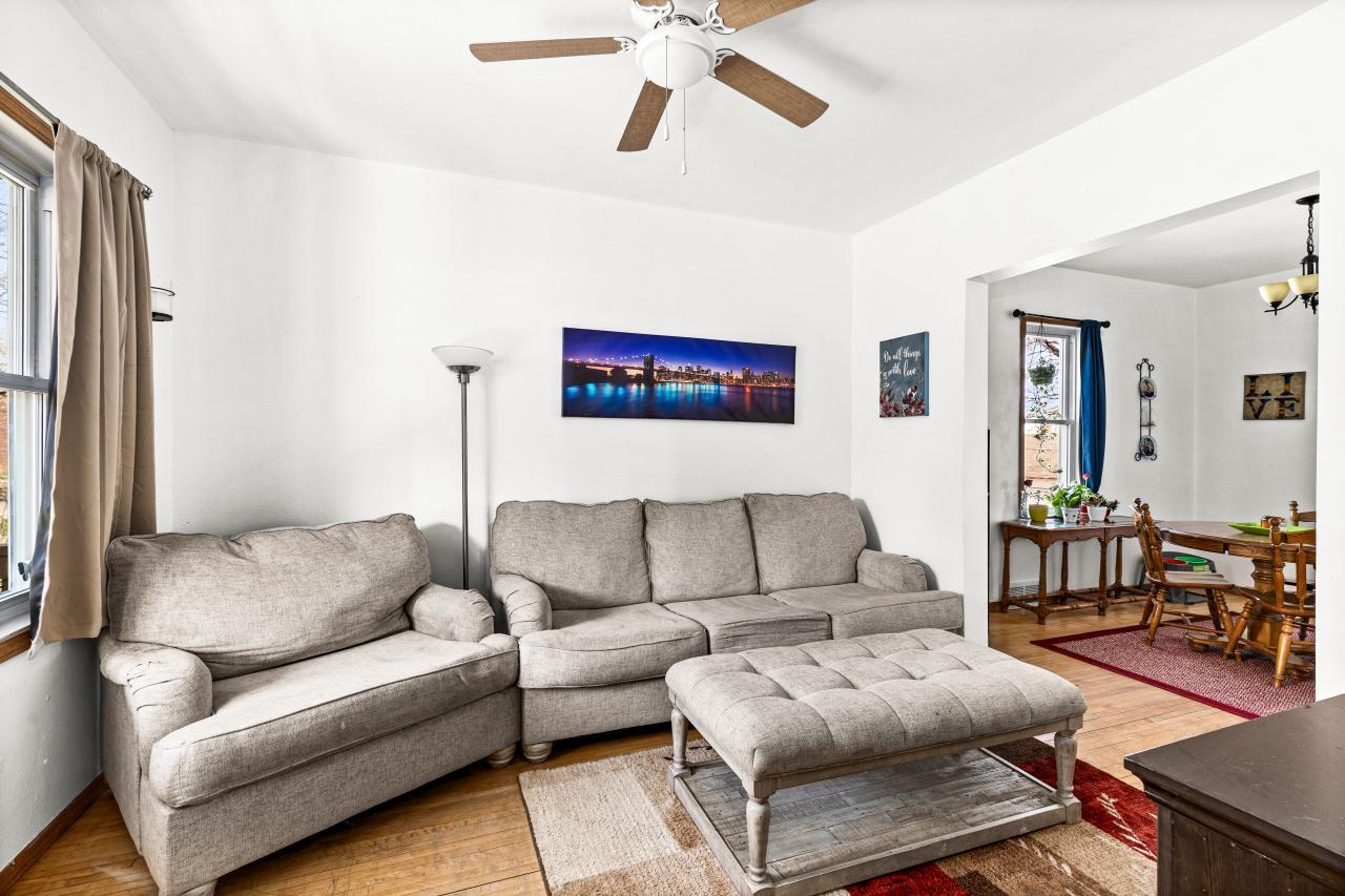 822 E 7th Street