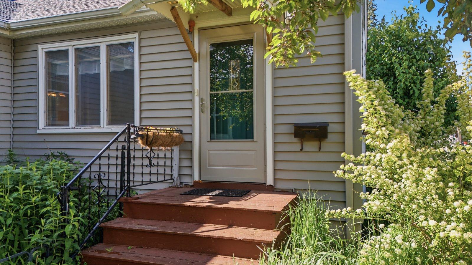27 17th Street