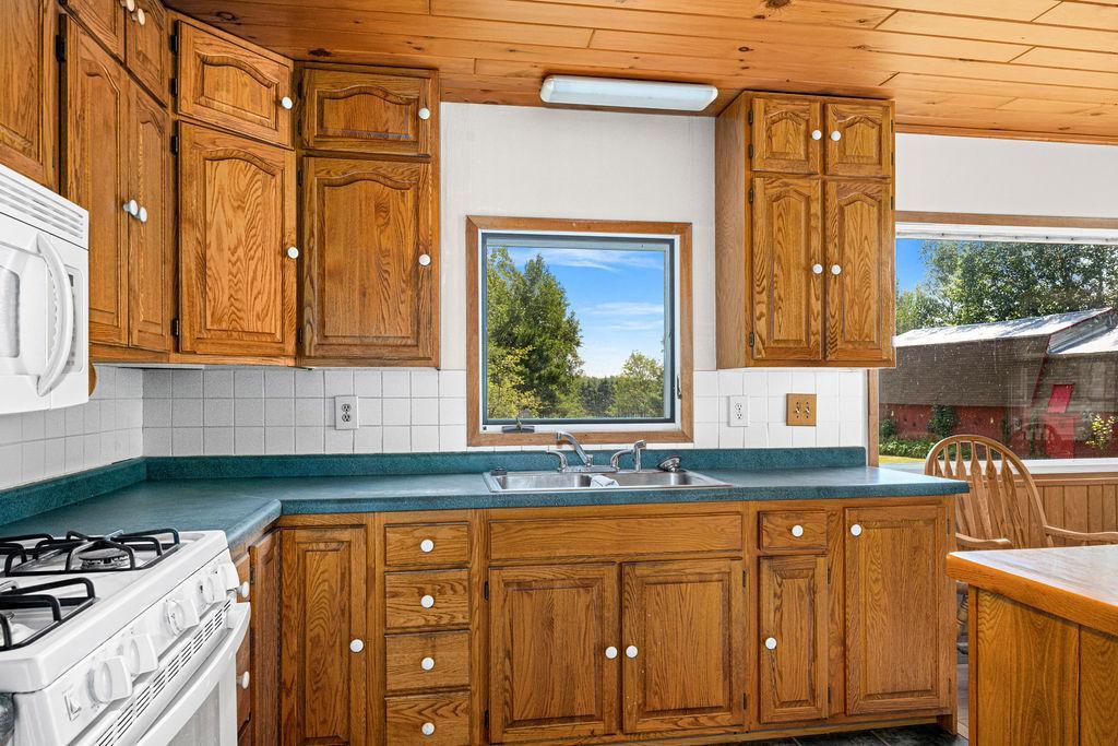 2592 Strandberg Road