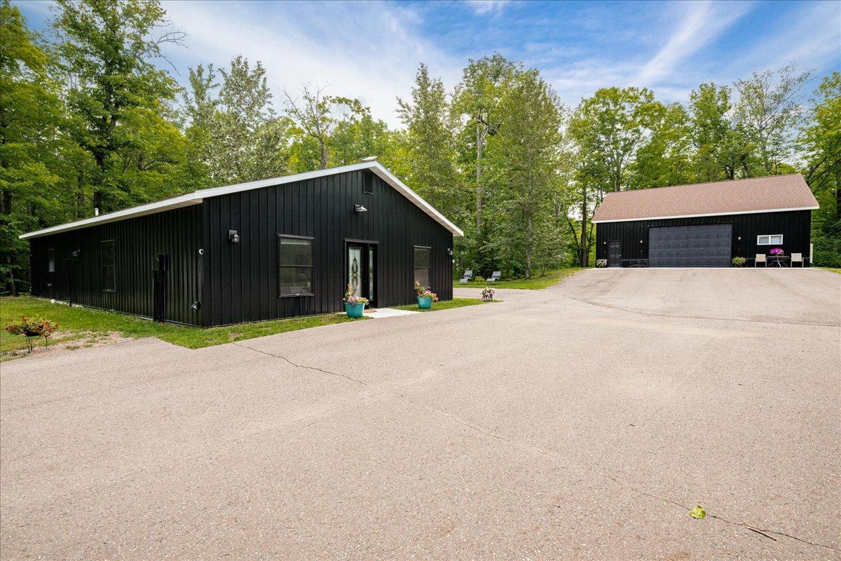 5841 Spruce Lane
