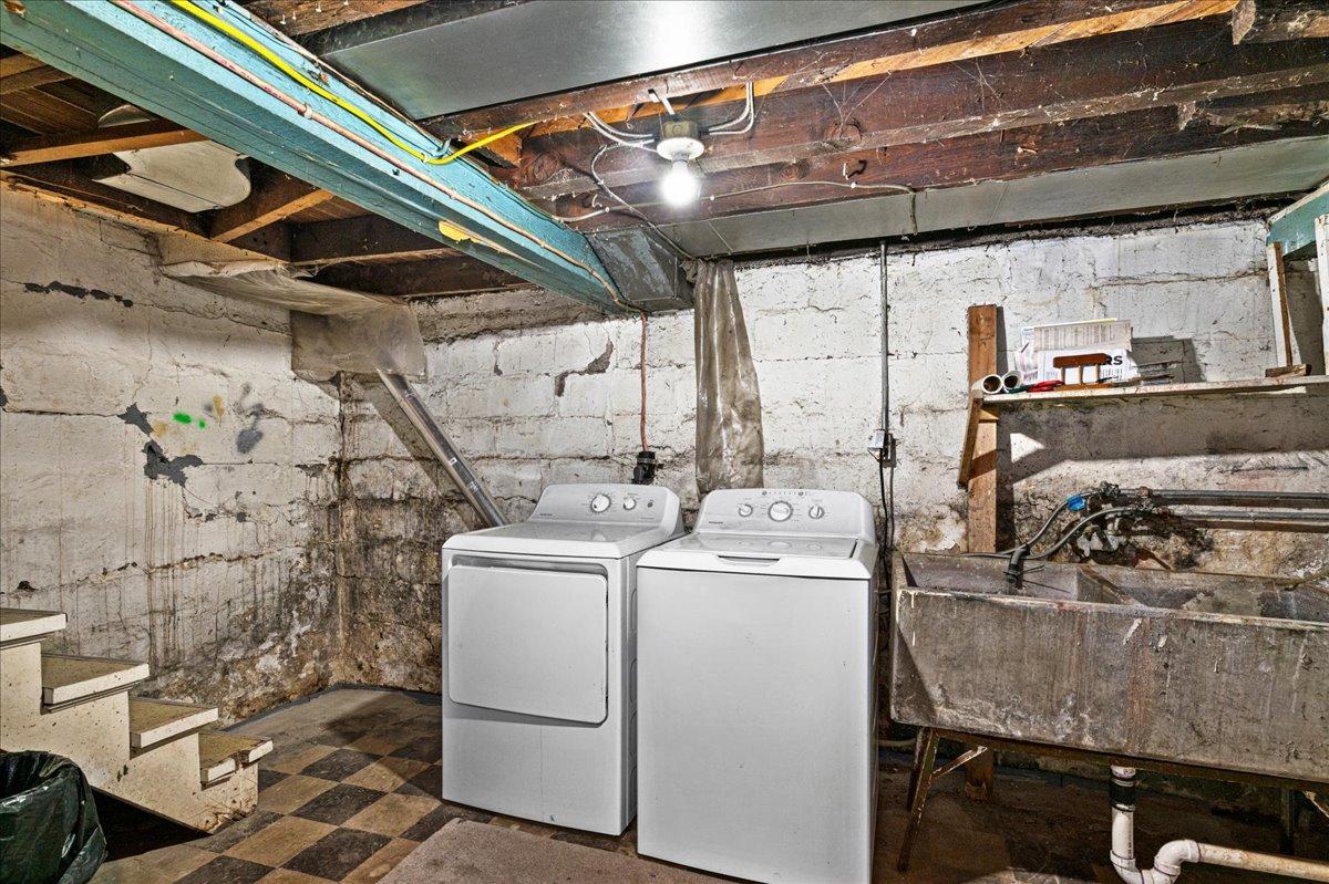107 Parkland Avenue