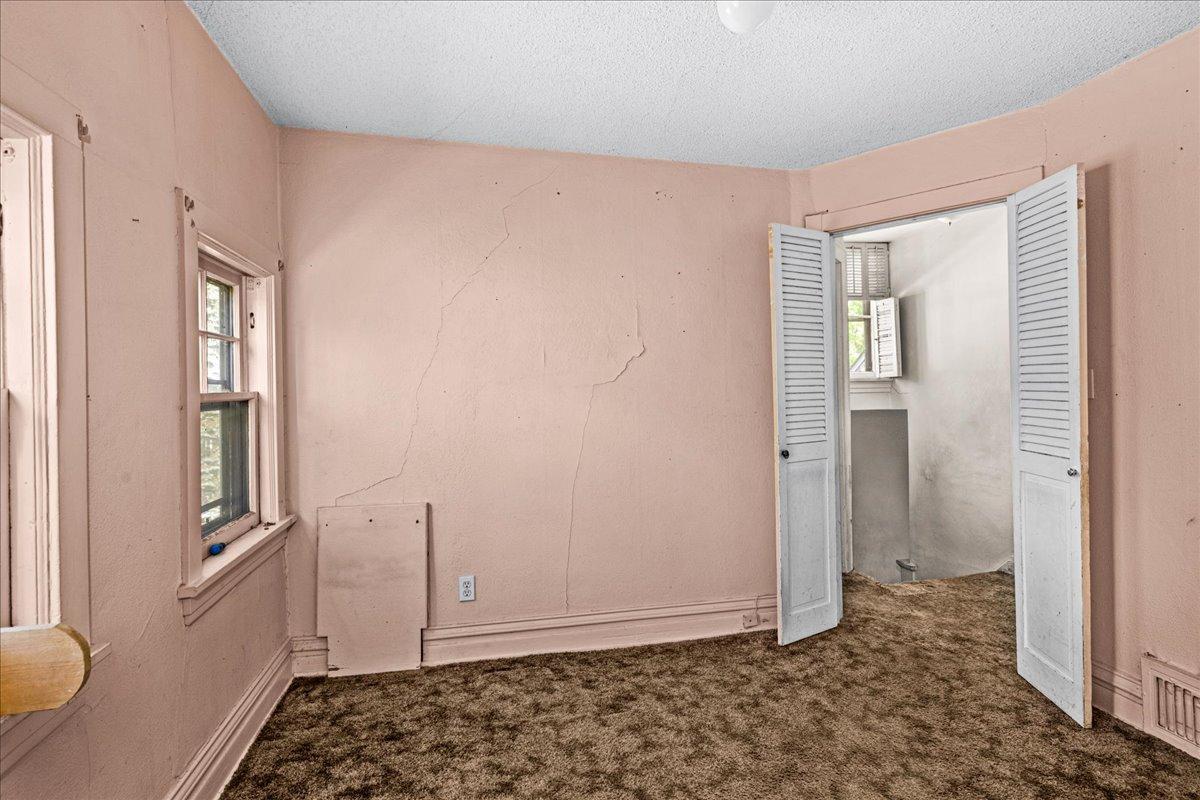 107 Parkland Avenue