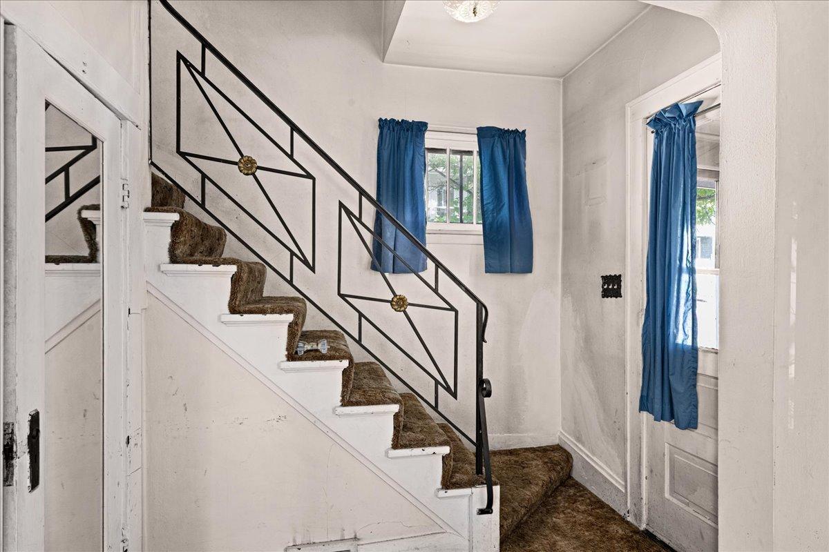 107 Parkland Avenue