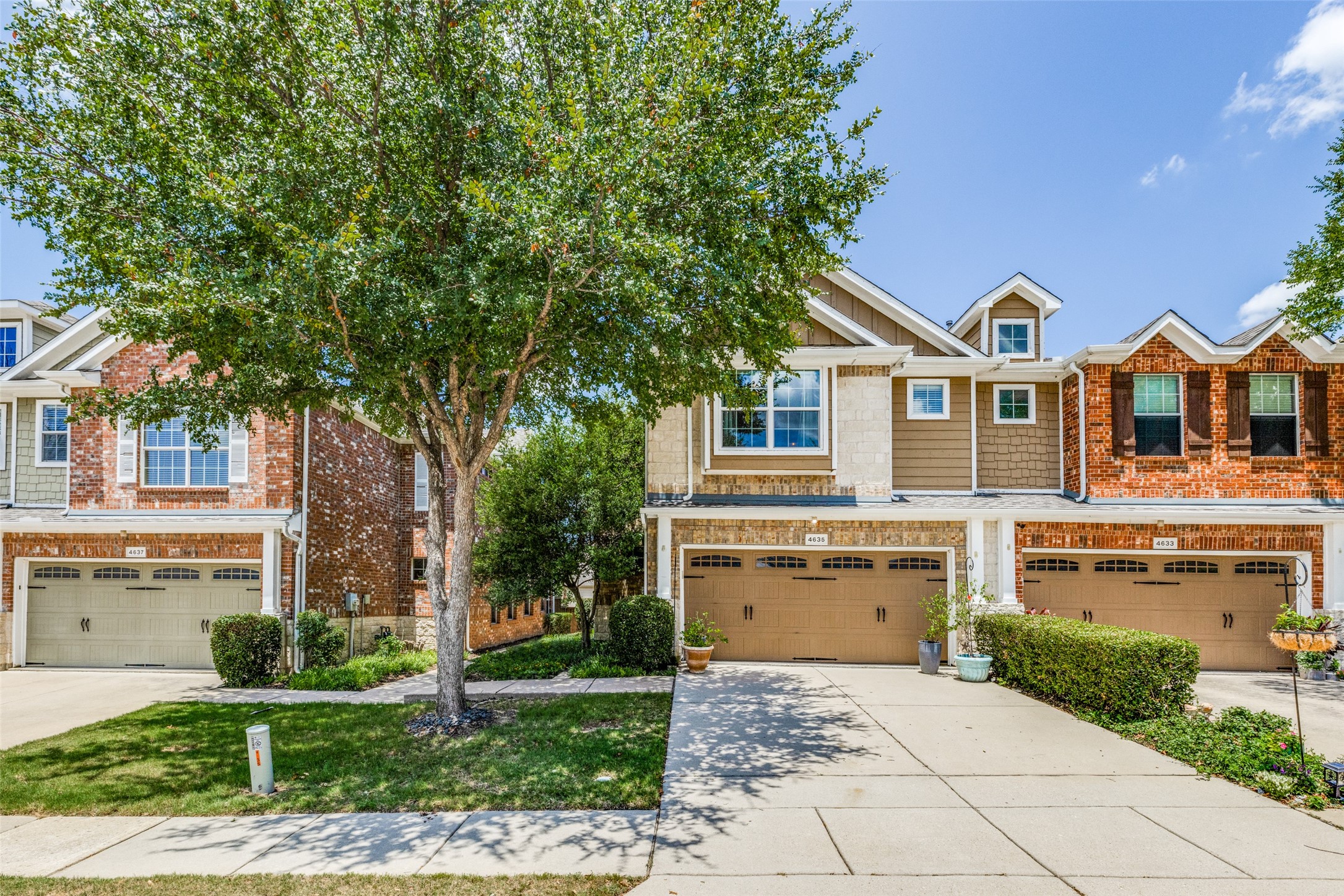4635 Penelope Ln