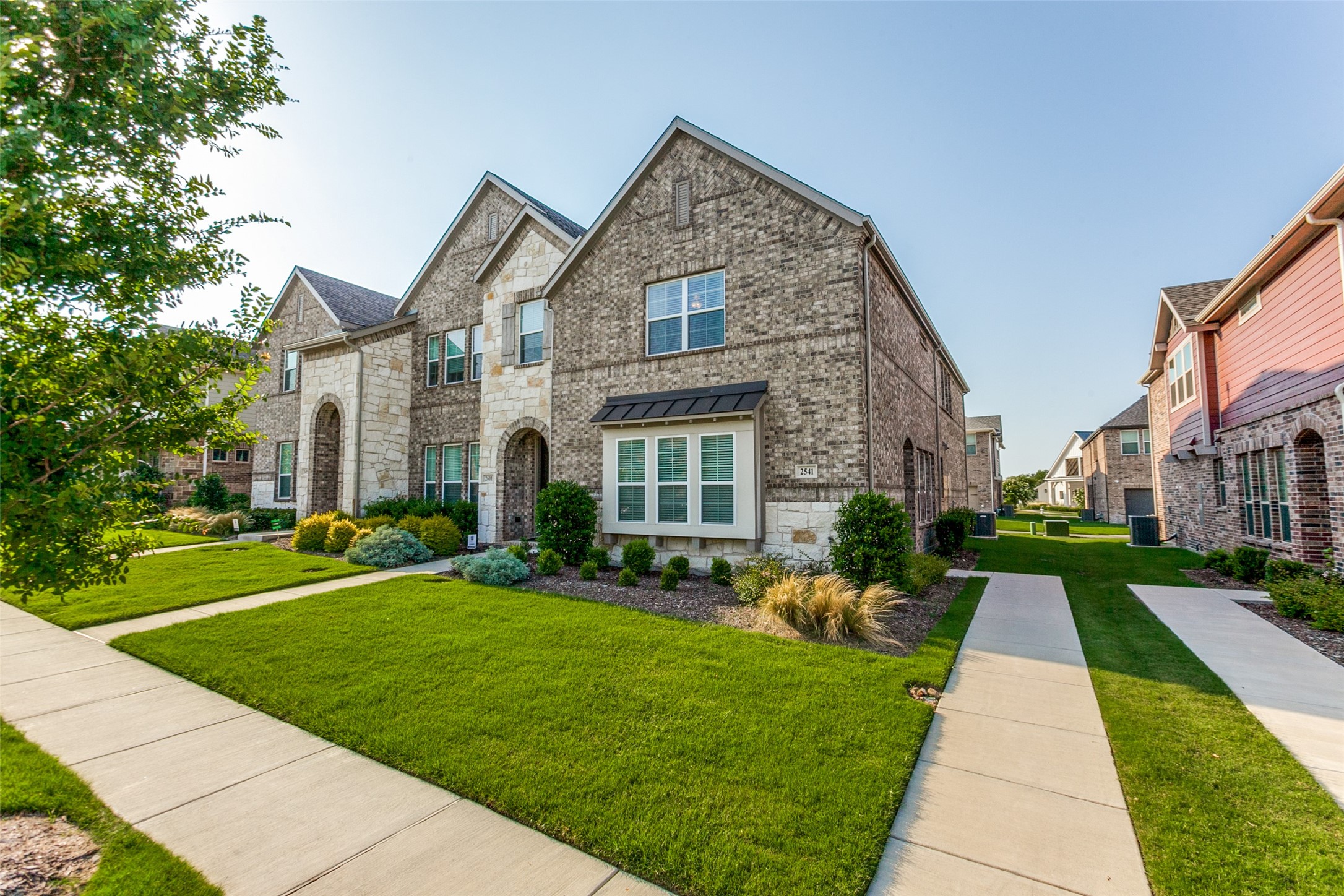 2541 Barnwood Lane