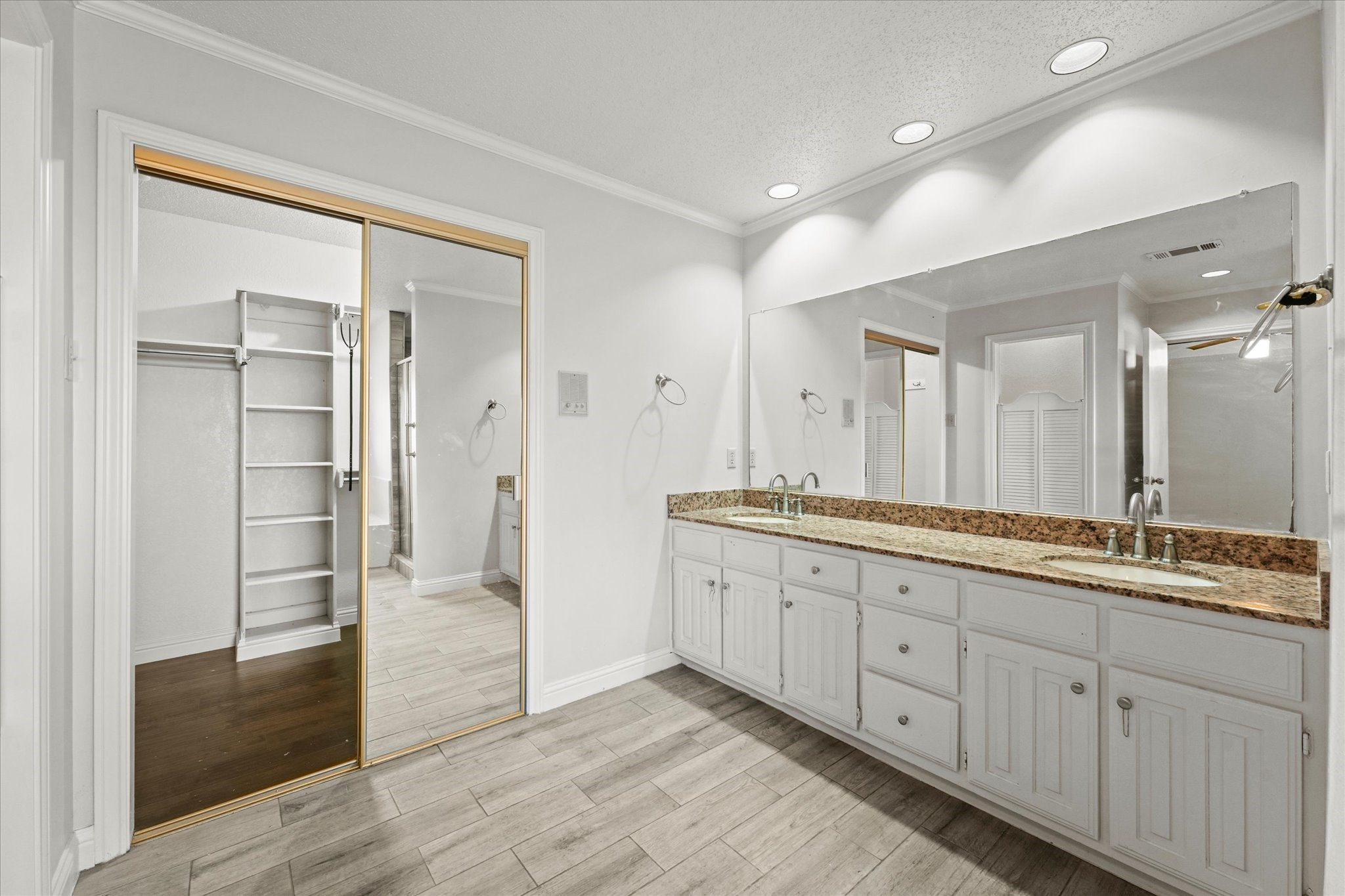 1404 Los Altos Lane
