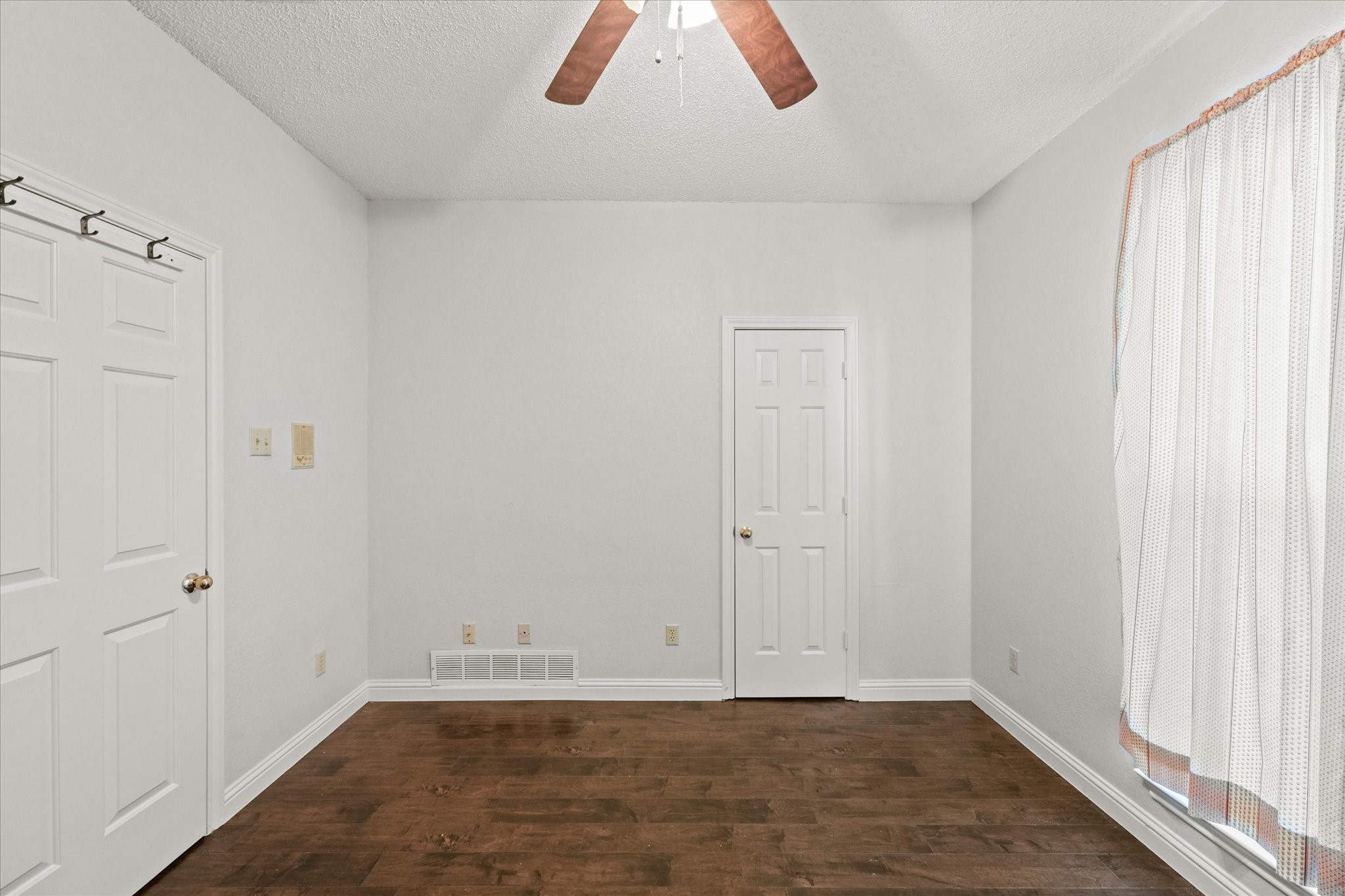 1404 Los Altos Lane