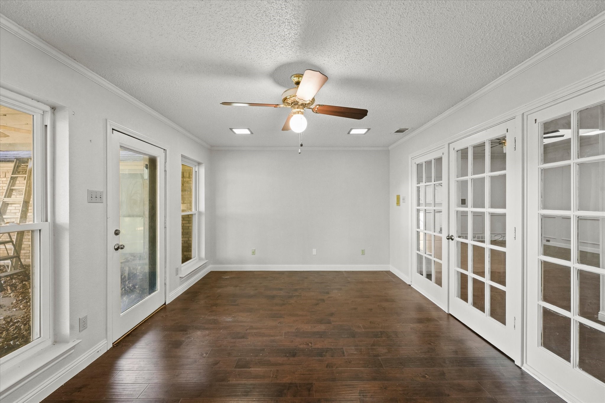 1404 Los Altos Lane
