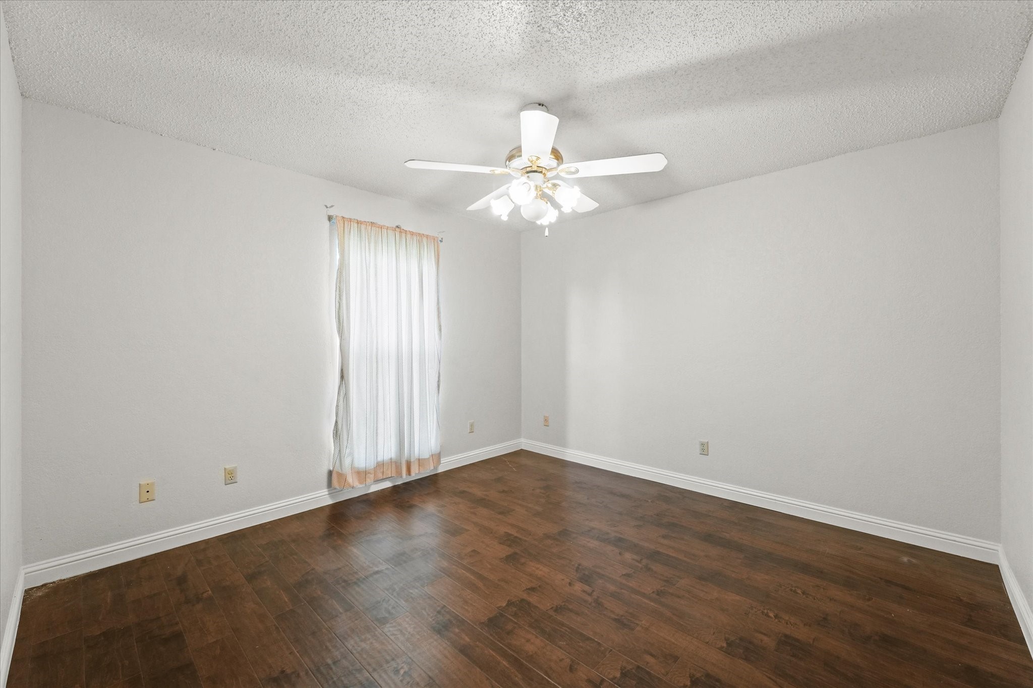 1404 Los Altos Lane