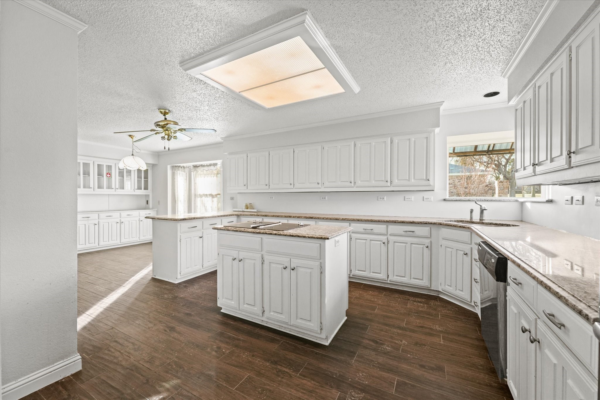 1404 Los Altos Lane