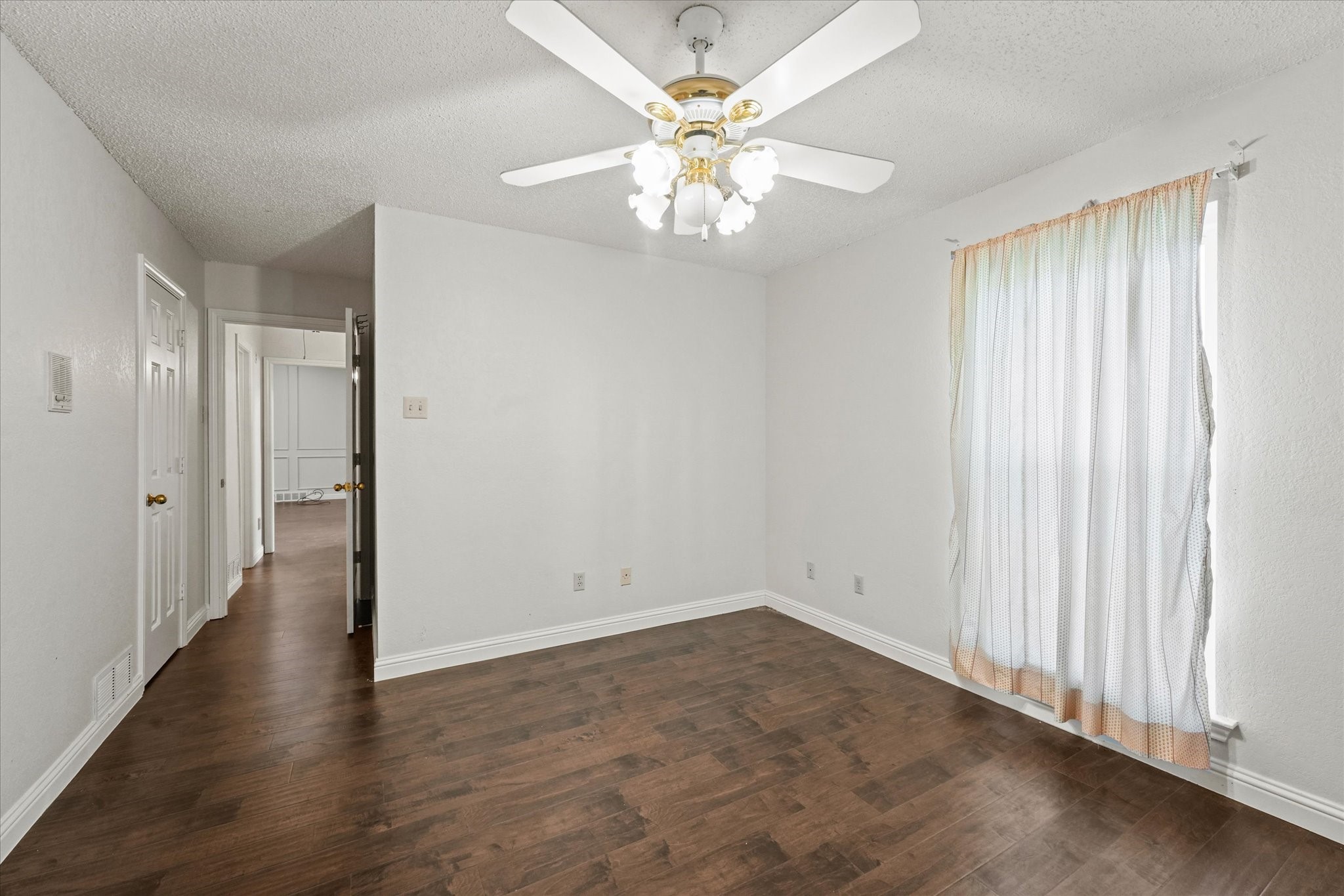 1404 Los Altos Lane