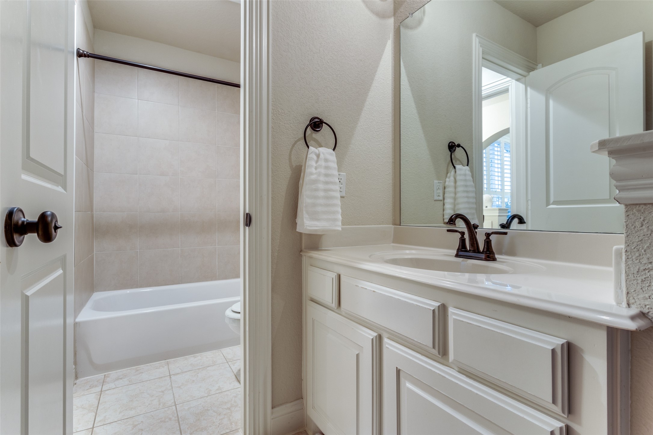 3906 Lariat Drive