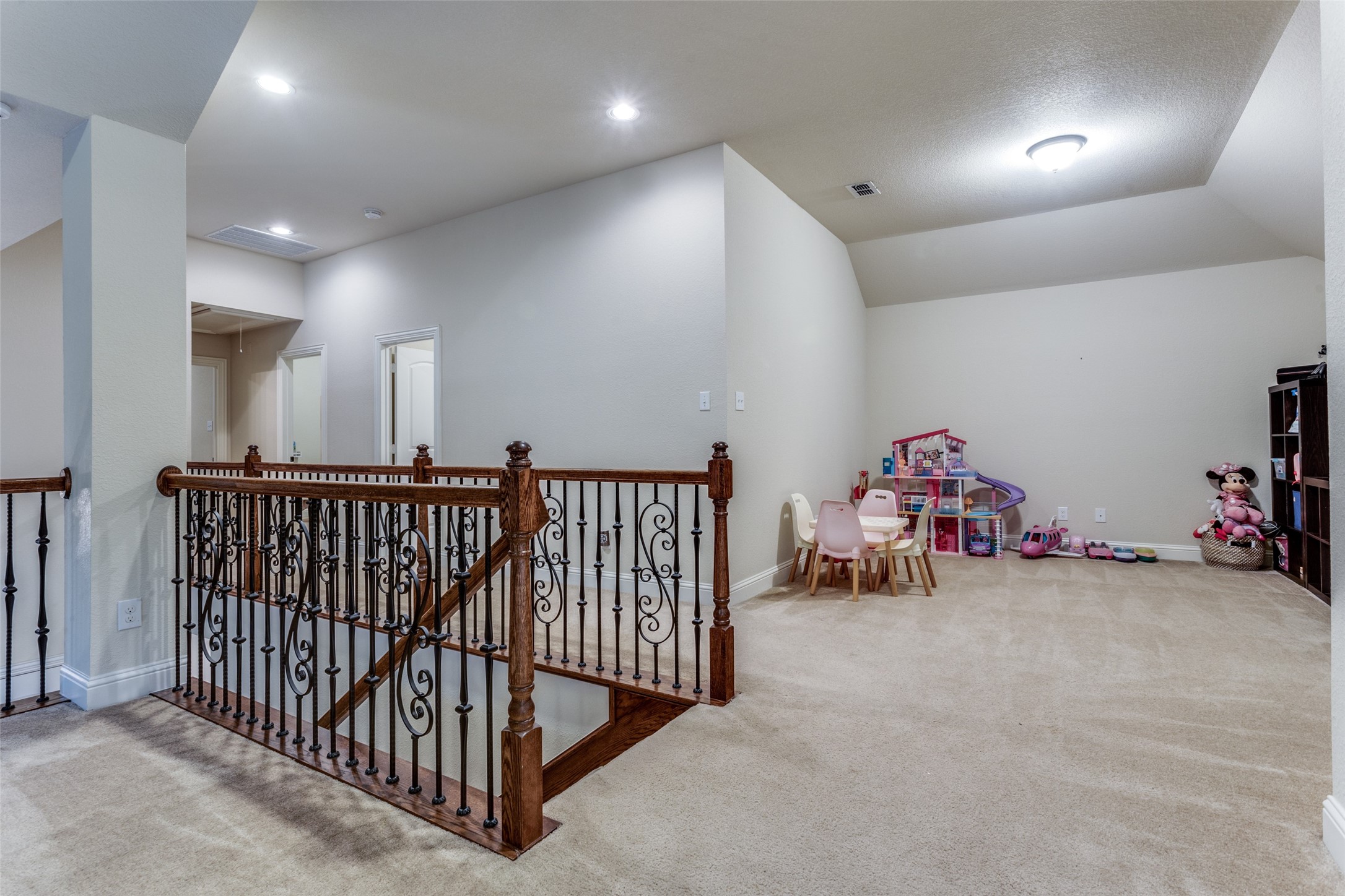 3906 Lariat Drive
