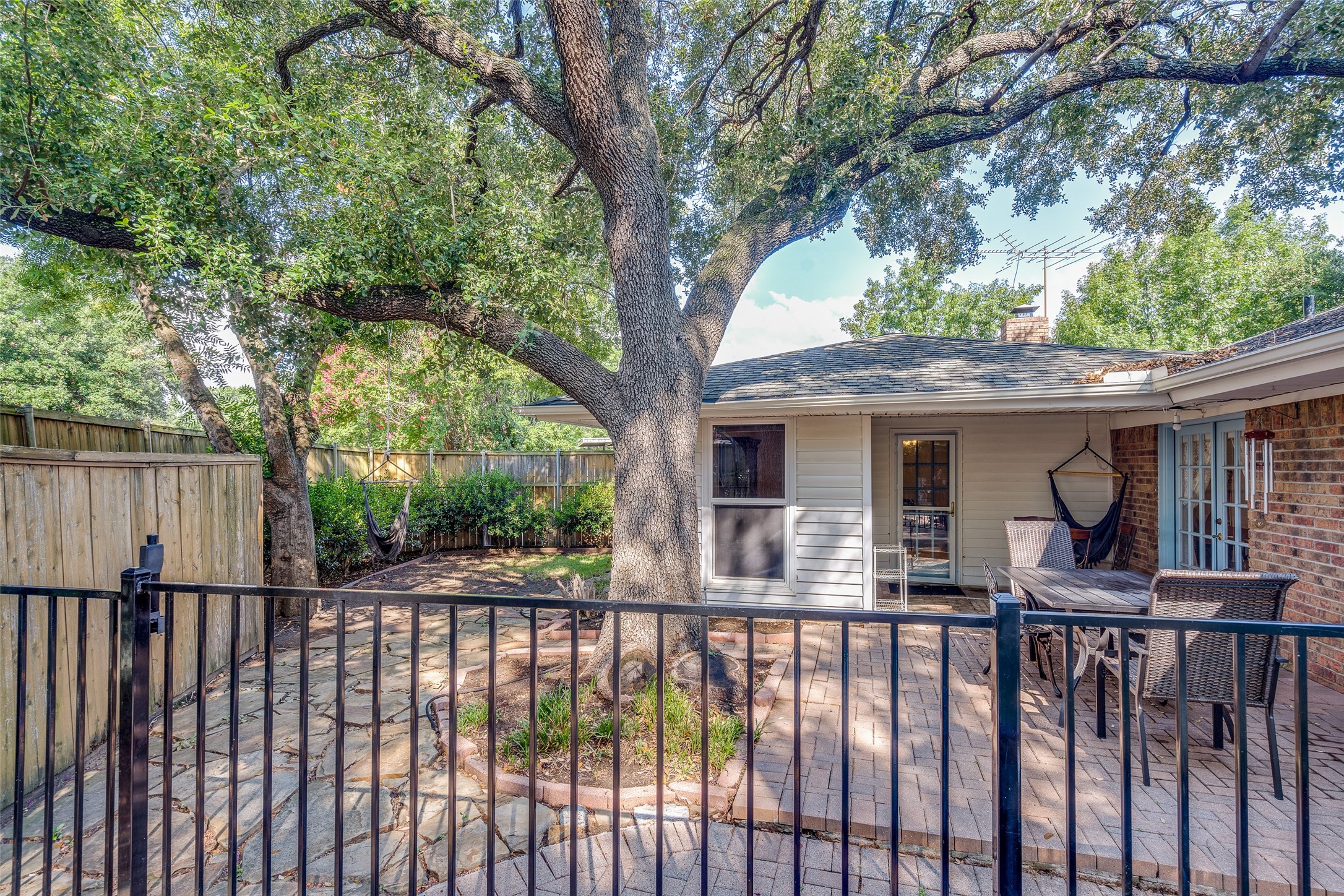 2720 Melrose Drive