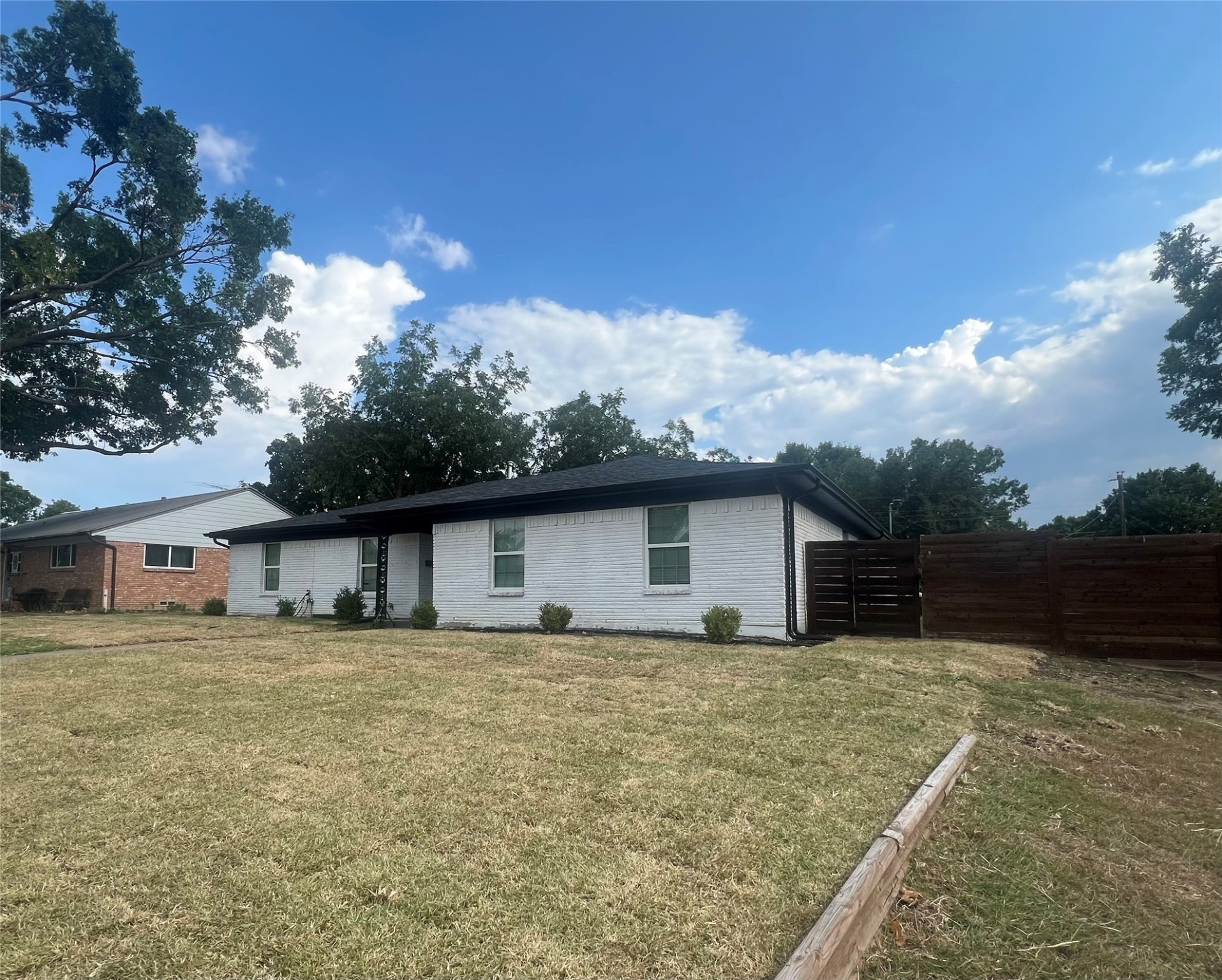 418 E Spring Valley Road