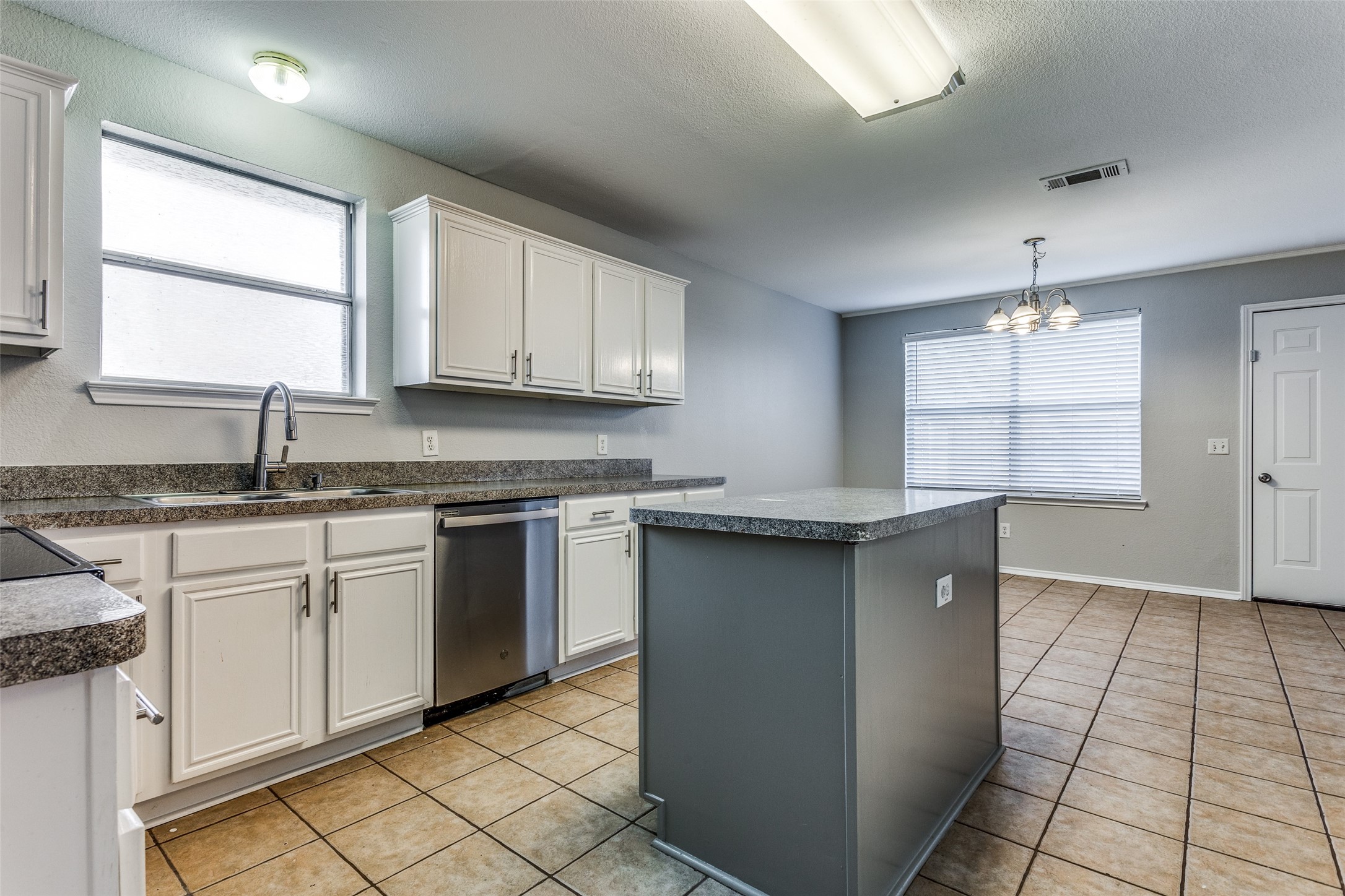 1305 Taos Lane