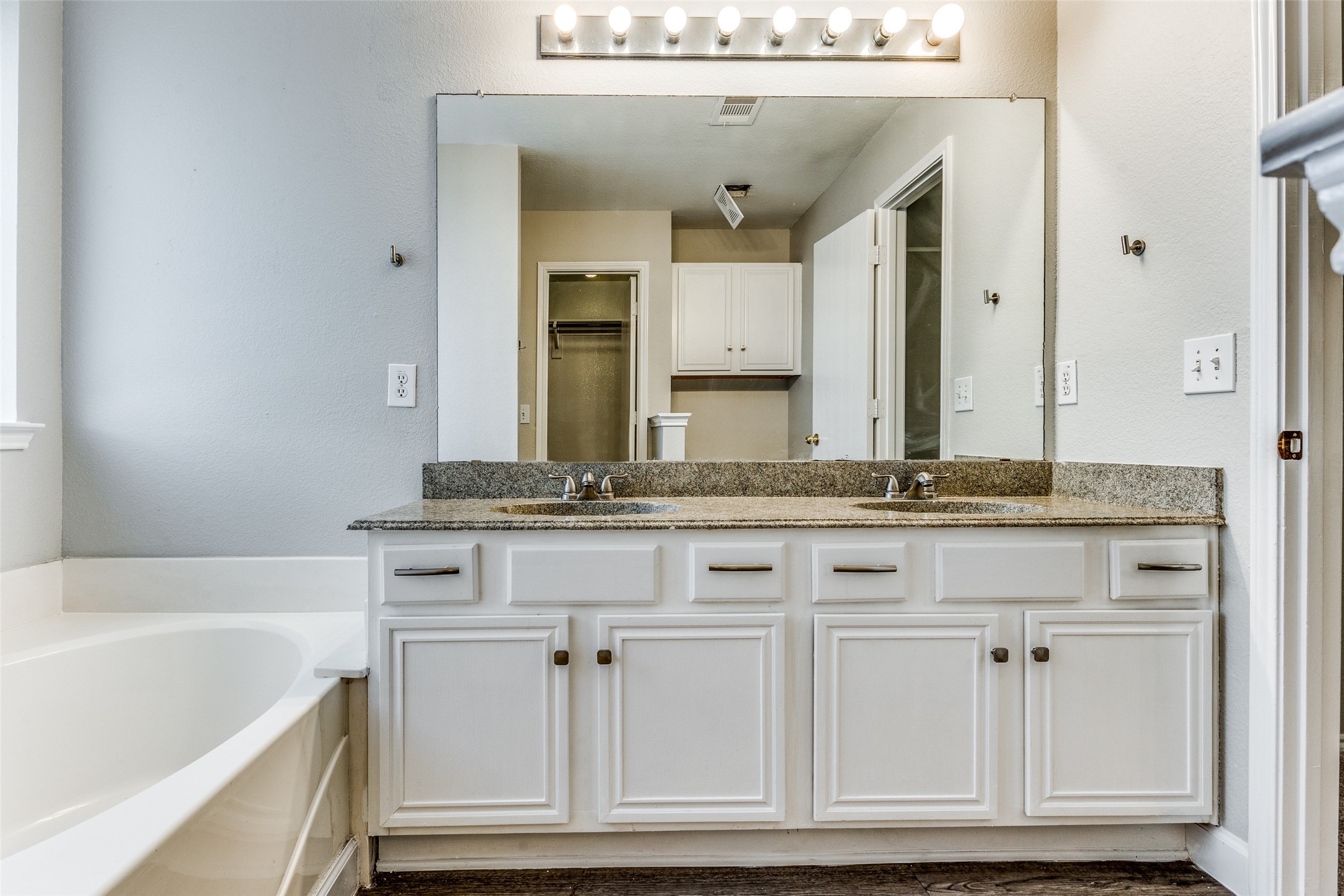 1305 Taos Lane