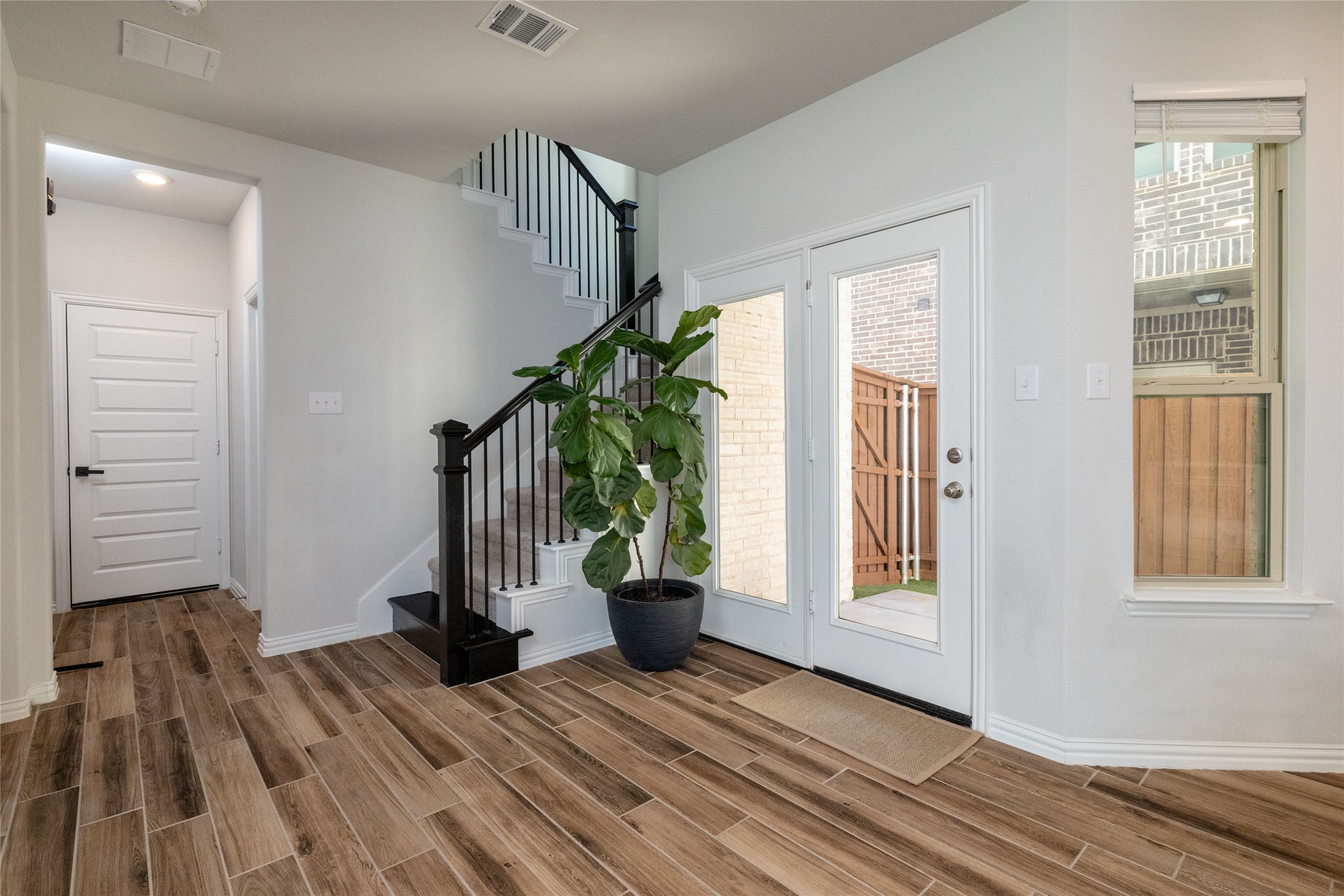 2085 Almassera Drive