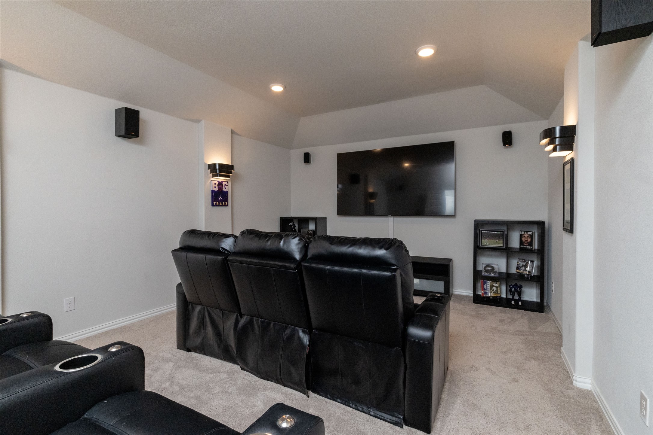 2085 Almassera Drive