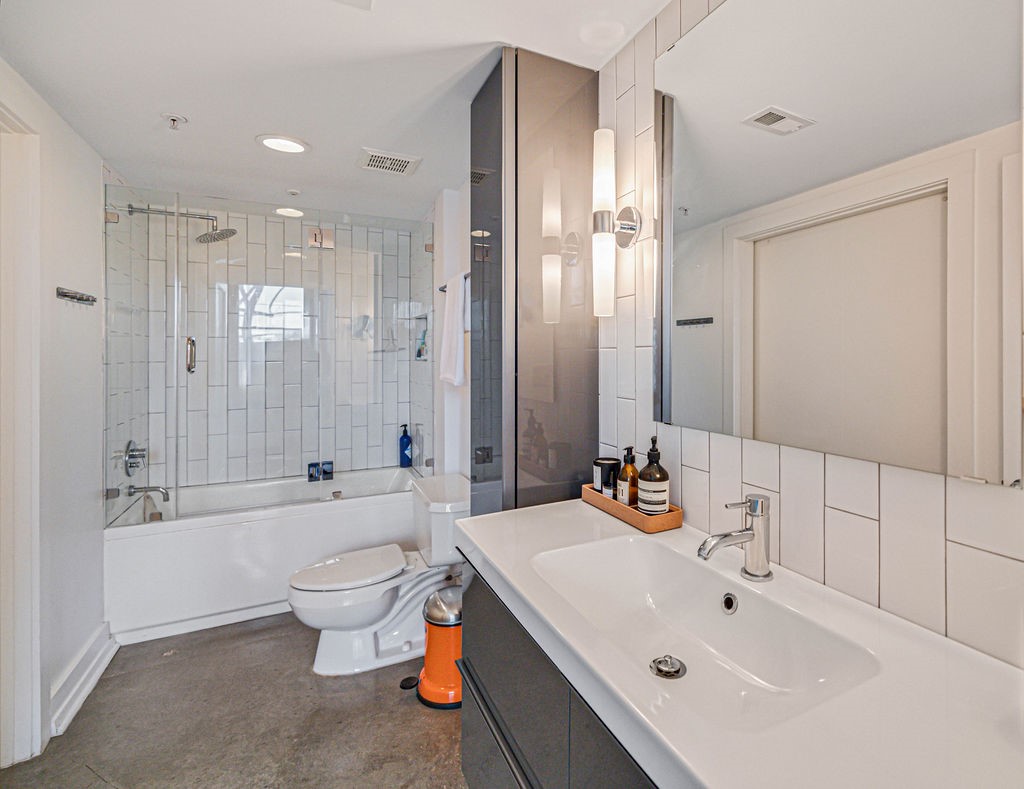 2502 Live Oak Street 109