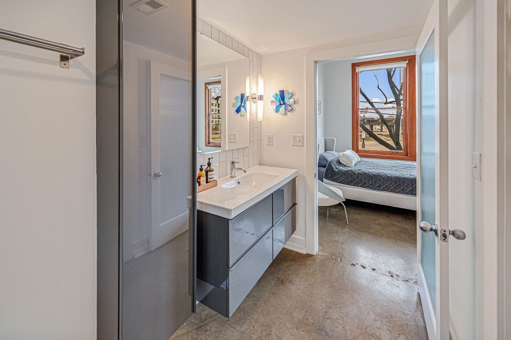 2502 Live Oak Street 109