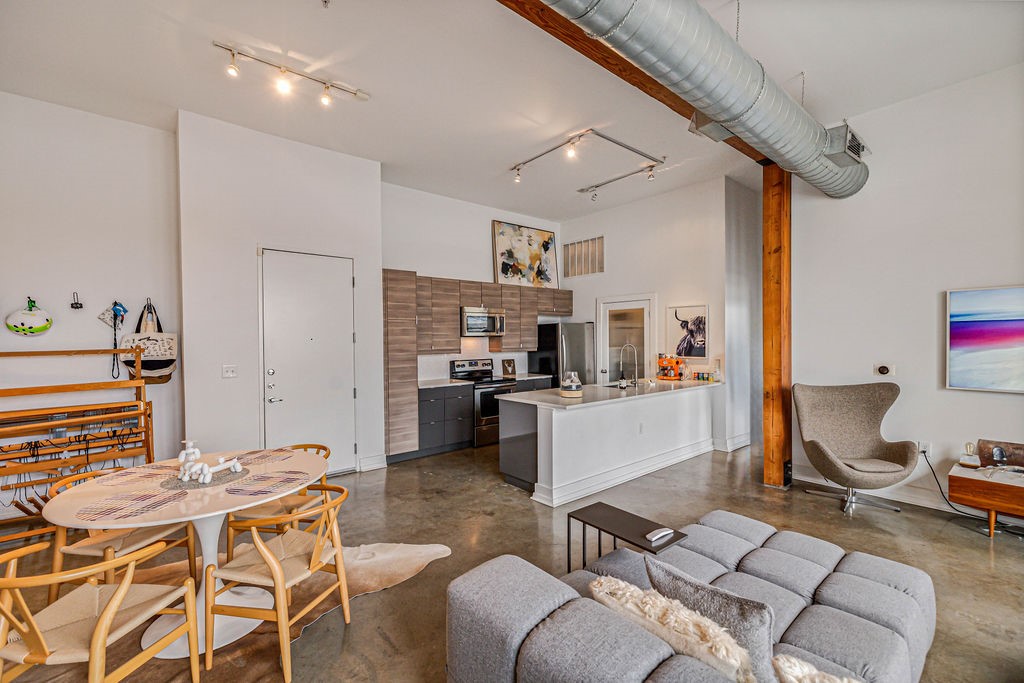 2502 Live Oak Street 109