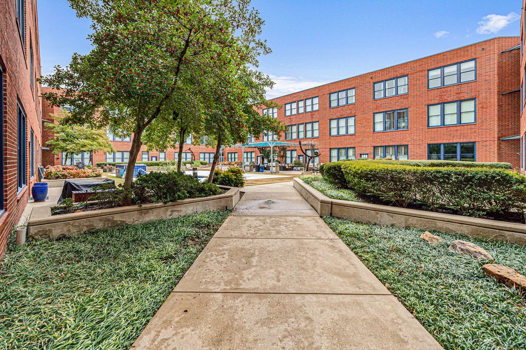 2502 Live Oak Street 109