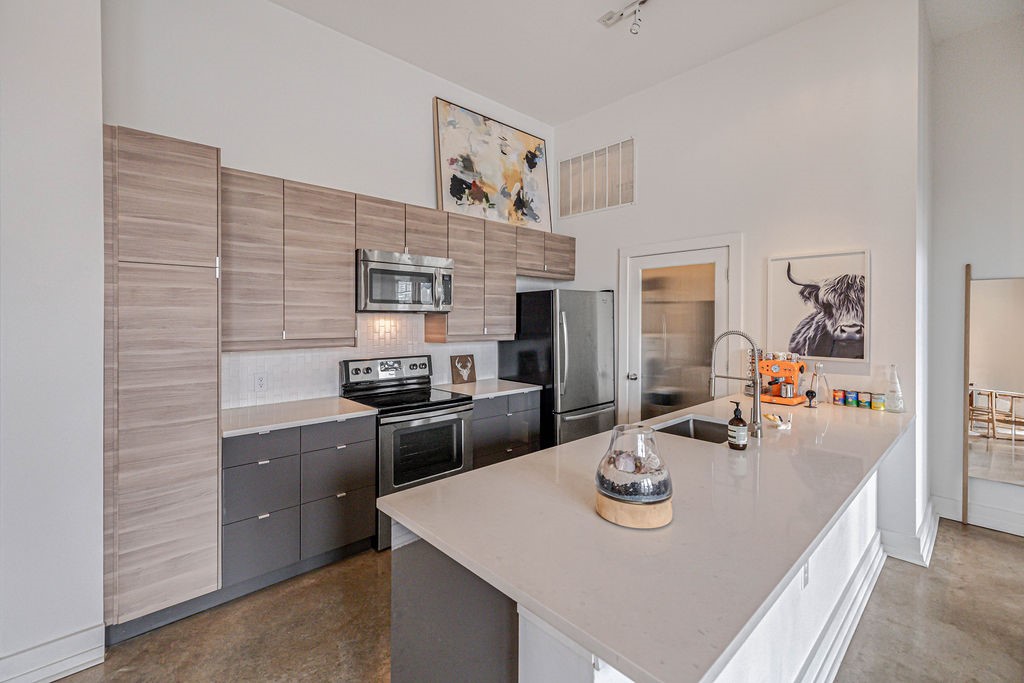 2502 Live Oak Street 109