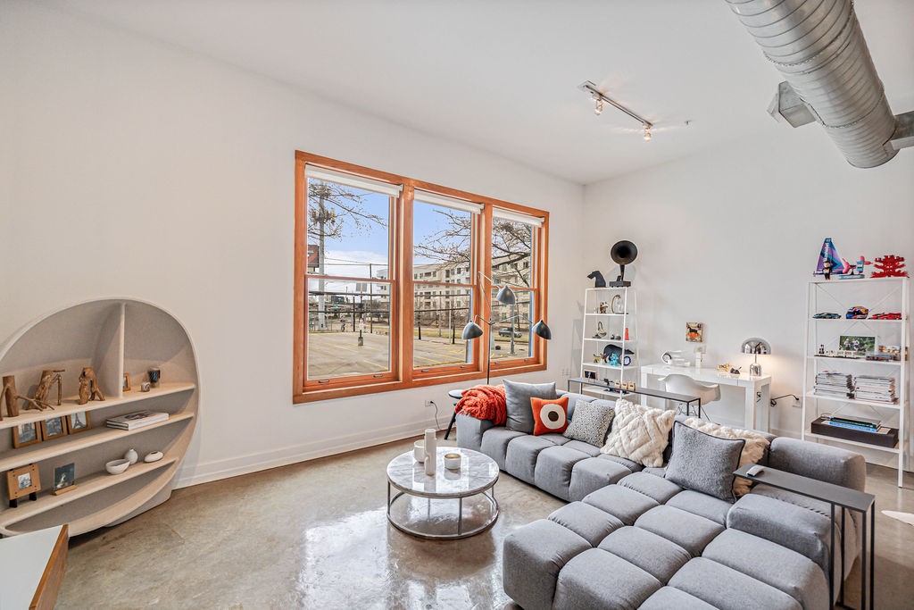 2502 Live Oak Street 109