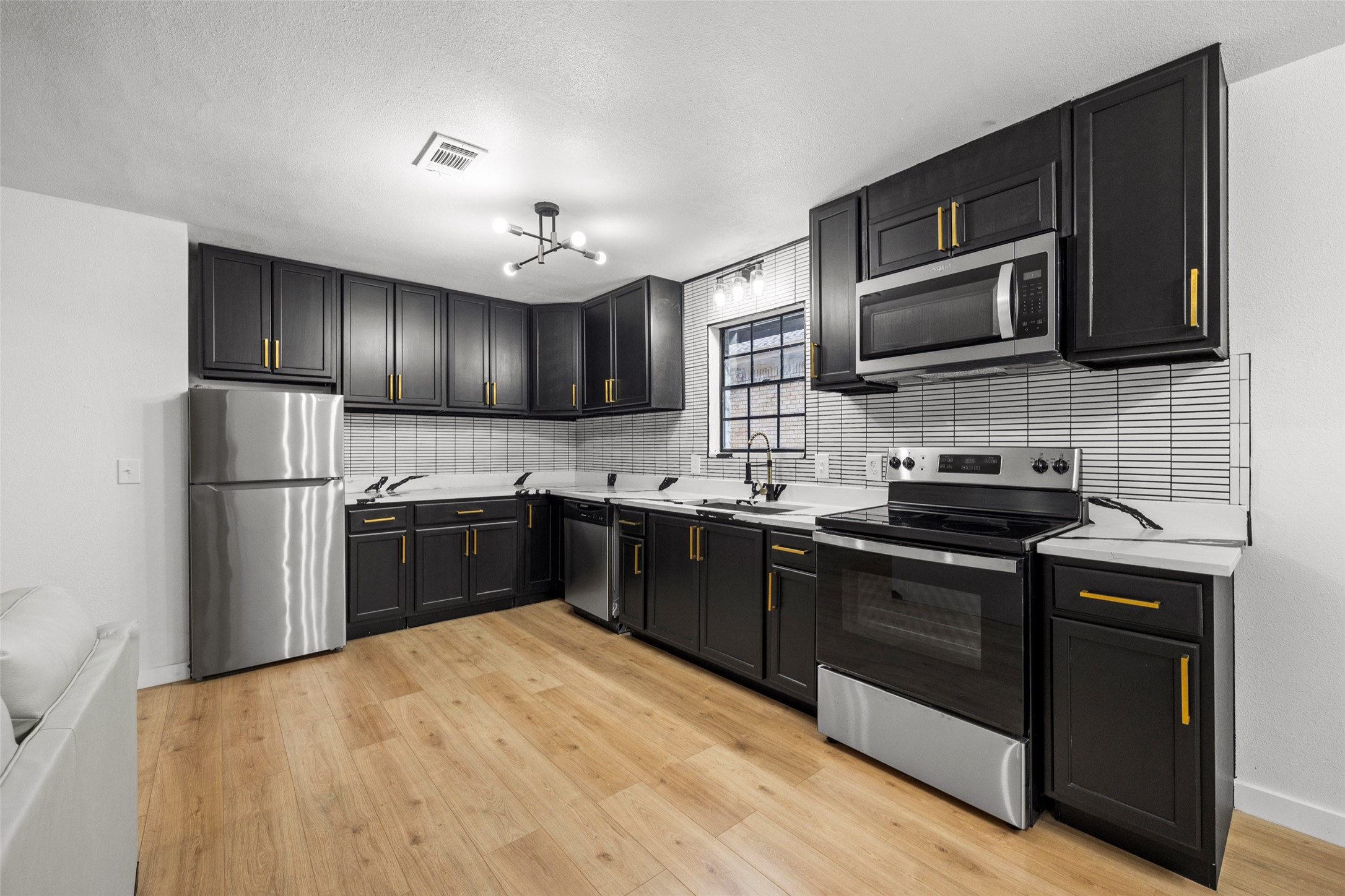 1505 Westridge Drive