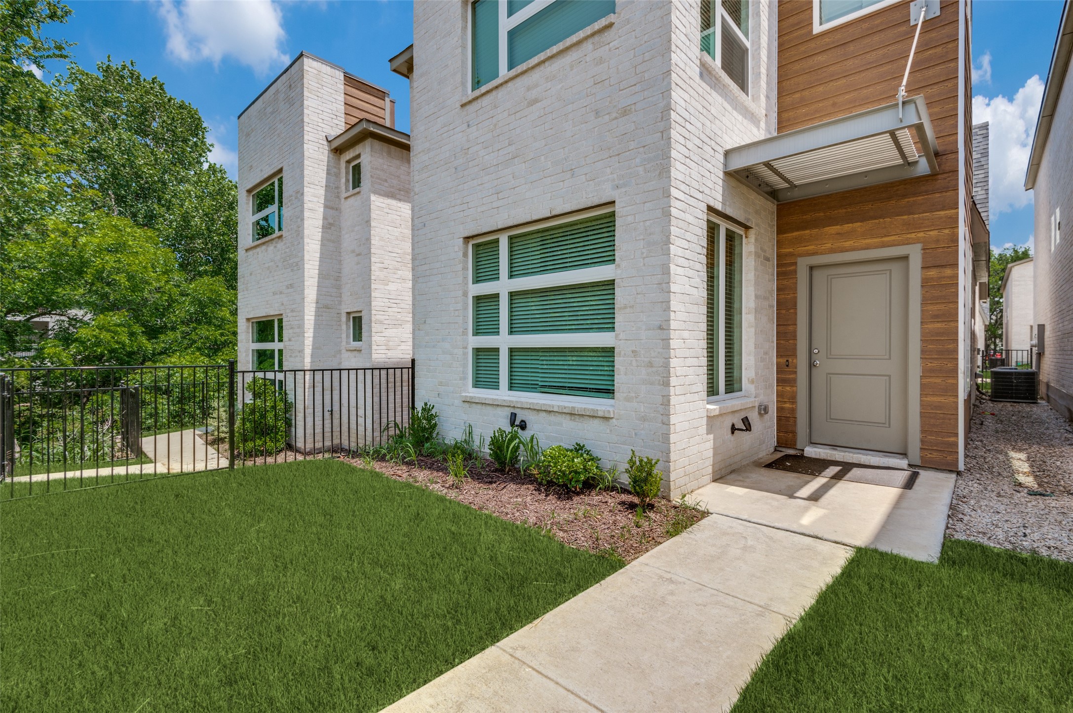 327 Oakbend Drive